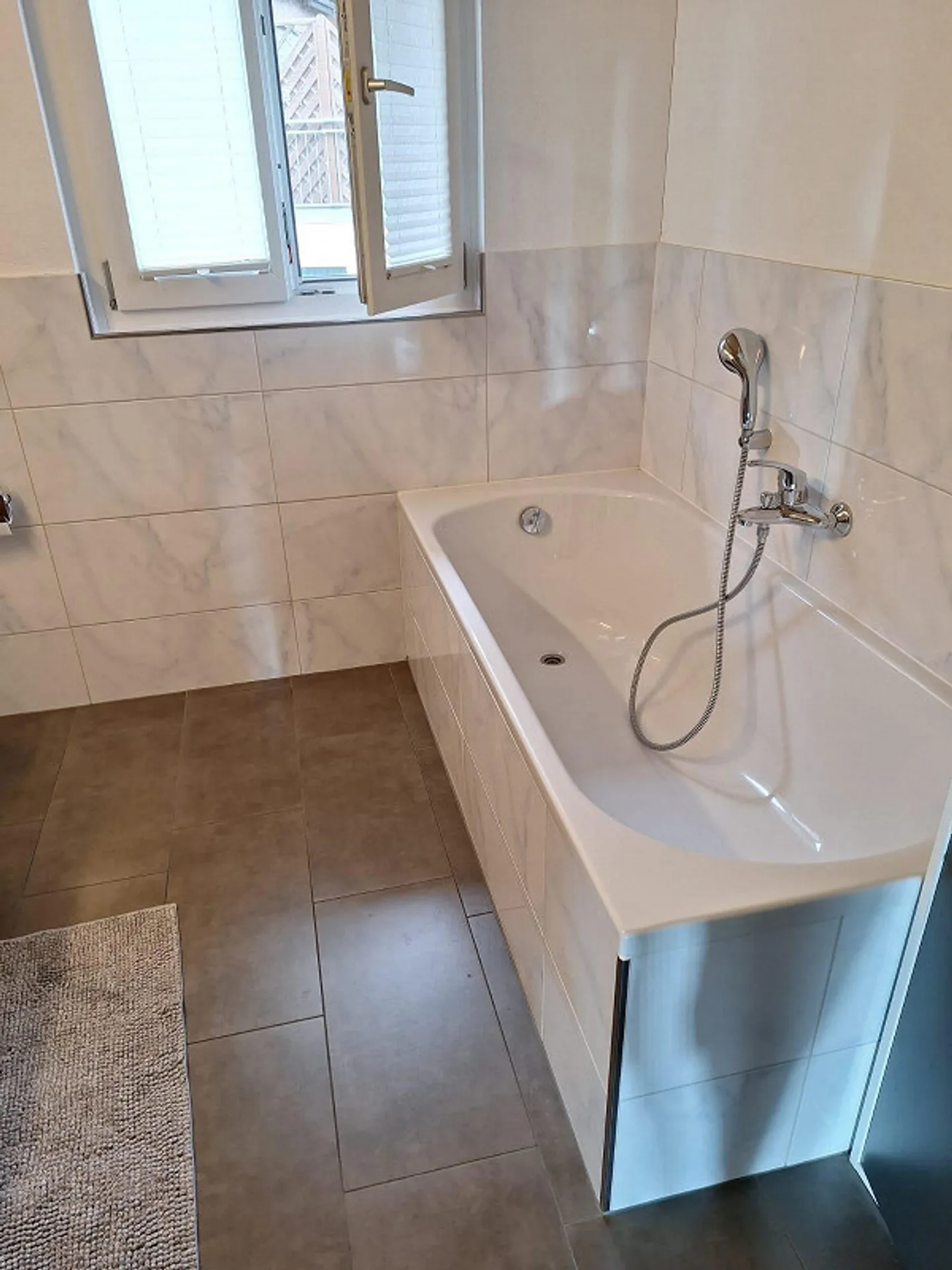 PLENTY OF SPACE IN THE GREEN - 3 SPACIOUS 3.5-ROOM APARTMENTS EPPISHAUSEN - Photo 11 of 24