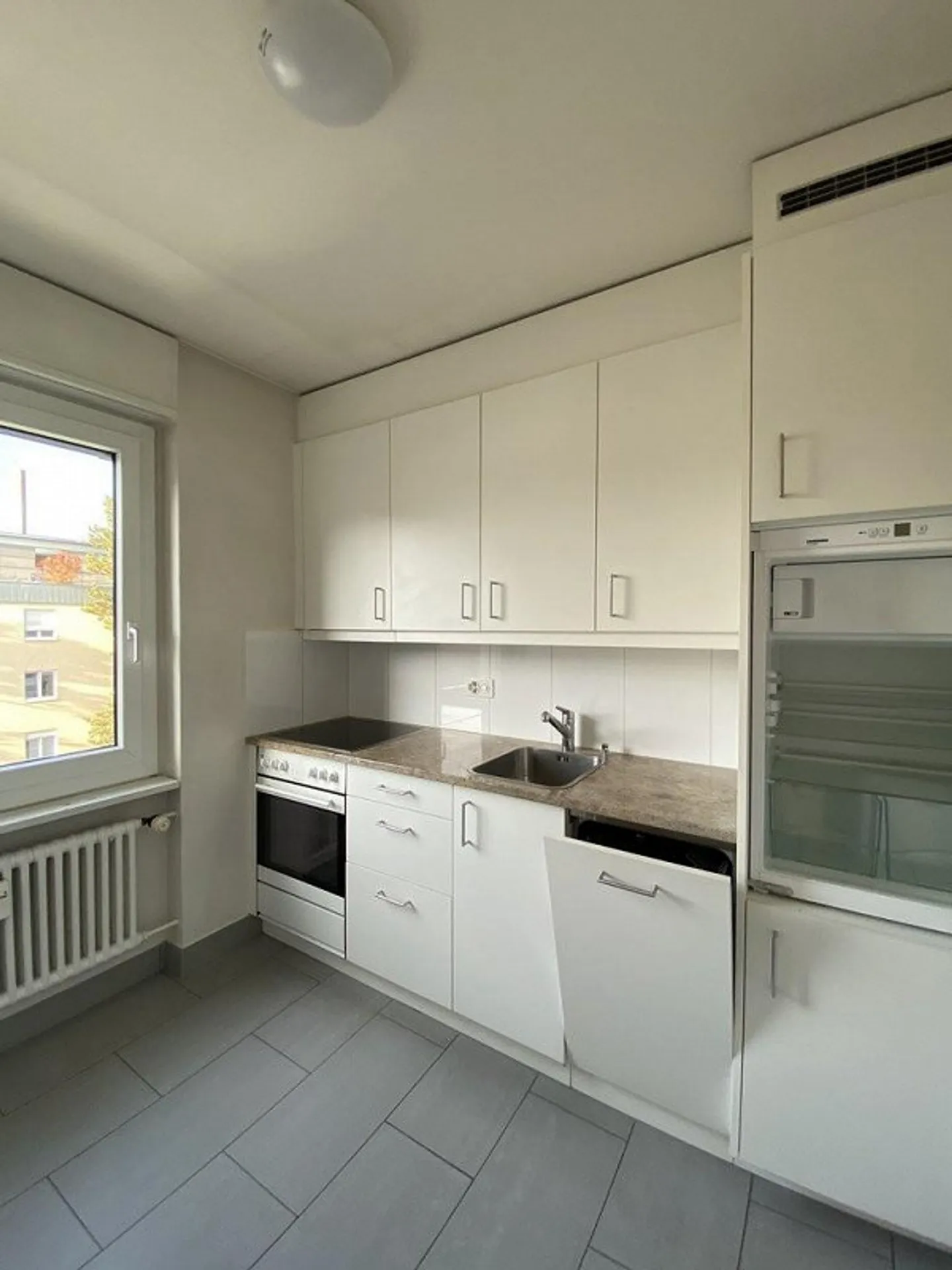 Appartamento accogliente di 1.5 stanze con balcone a Berna-Bümpliz - Foto 2 di 8