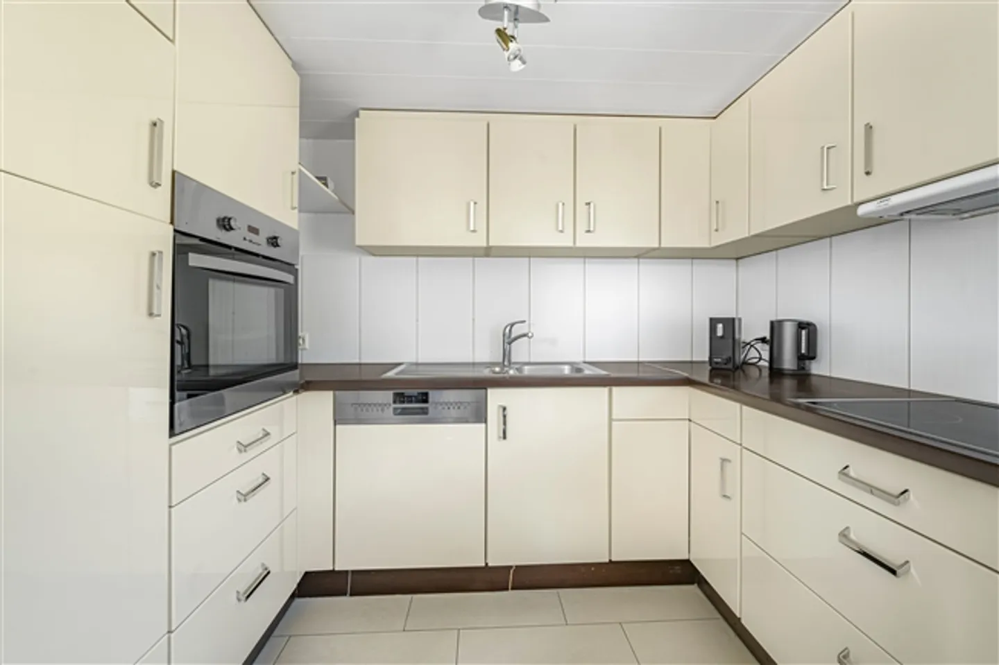 Casa generazionale completamente affittata con rimessa nel mezzo della natura - Foto 11 di 13