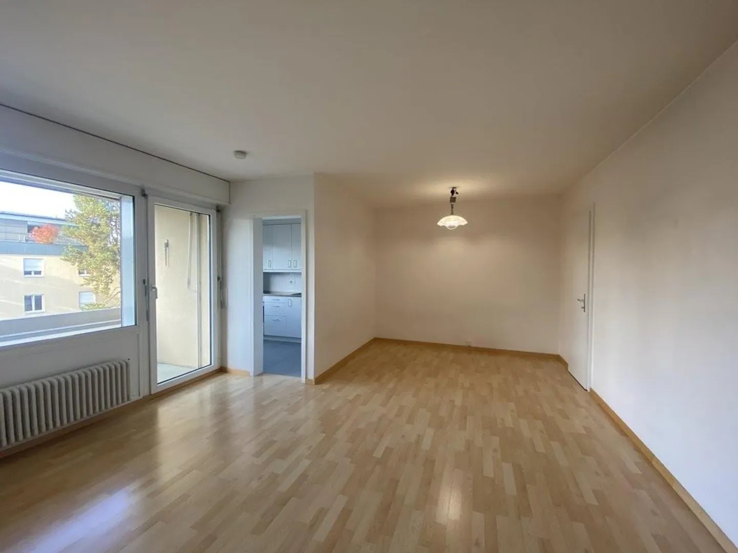 Appartamento accogliente di 1.5 stanze con balcone a Berna-Bümpliz - Foto 3 di 8