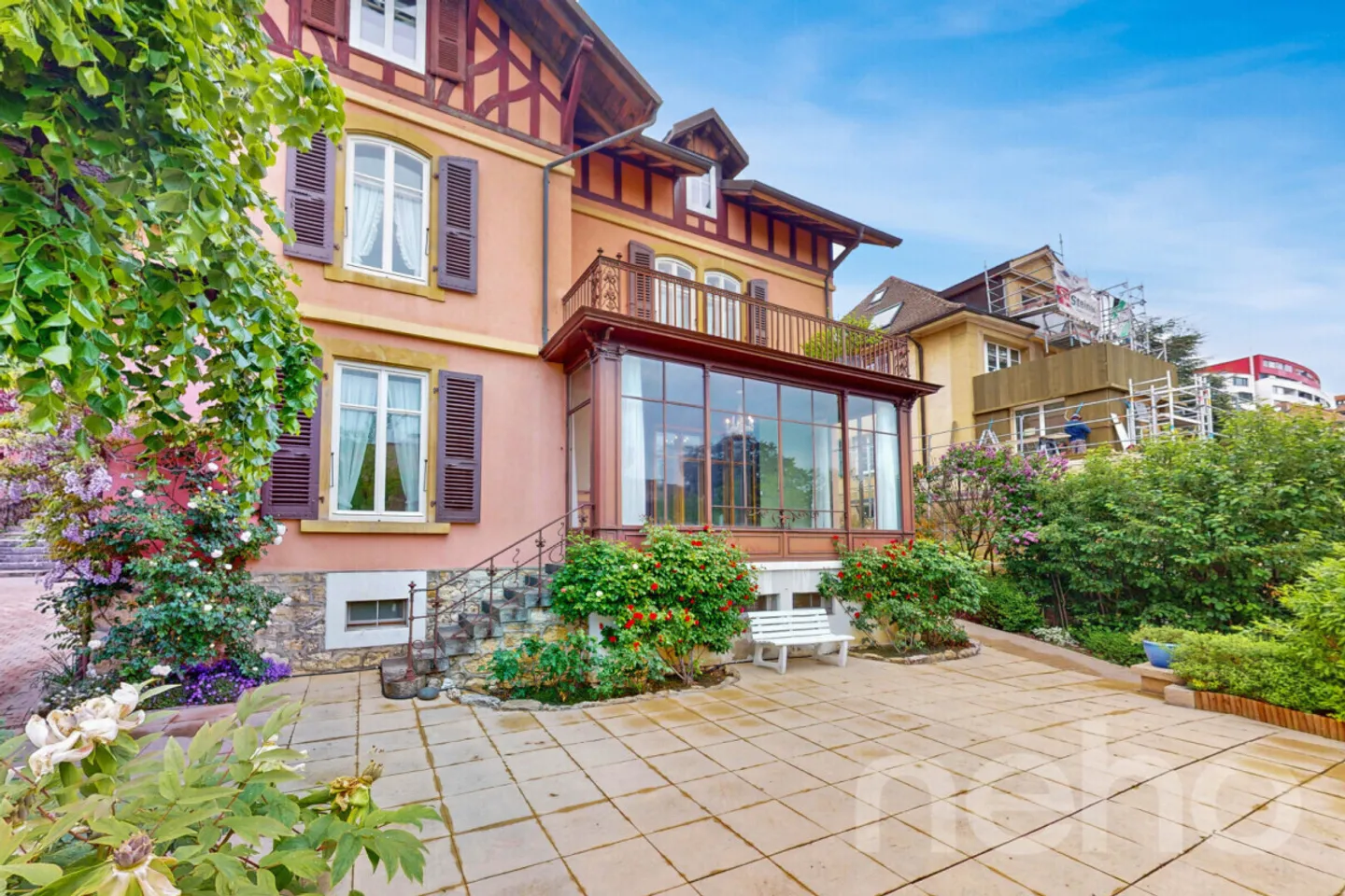 Prestigious residence with historical charm in Neuchâtel - Photo 2 of 13