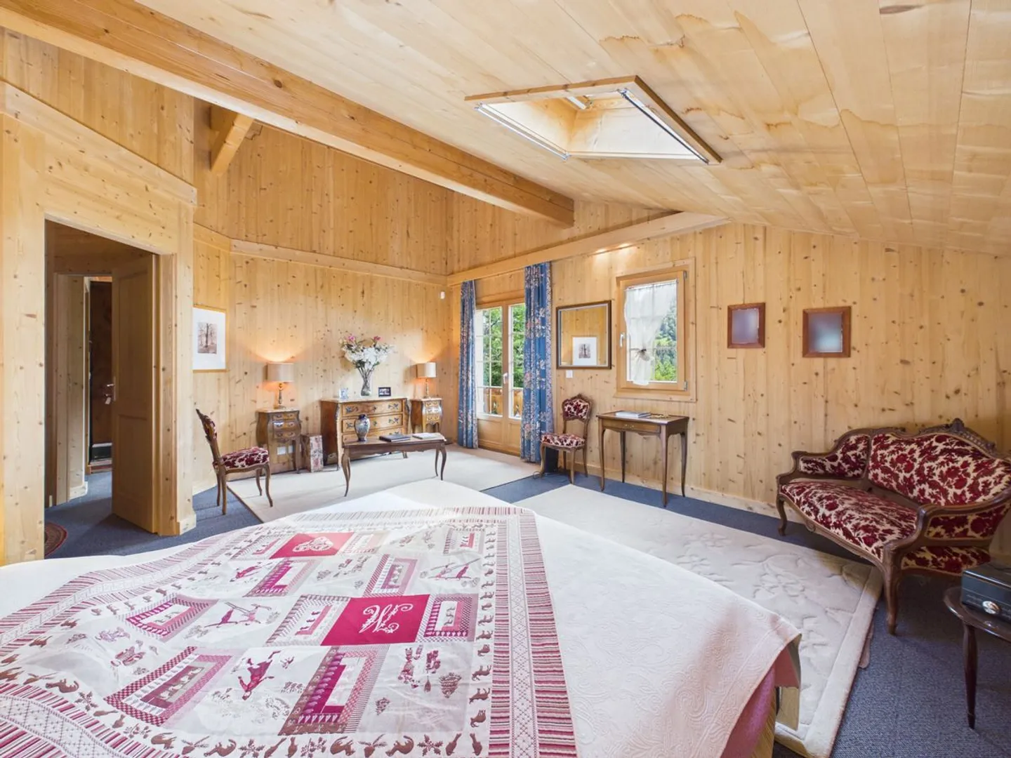 Superb chalet for sale in Rossinière - Photo 11 of 13