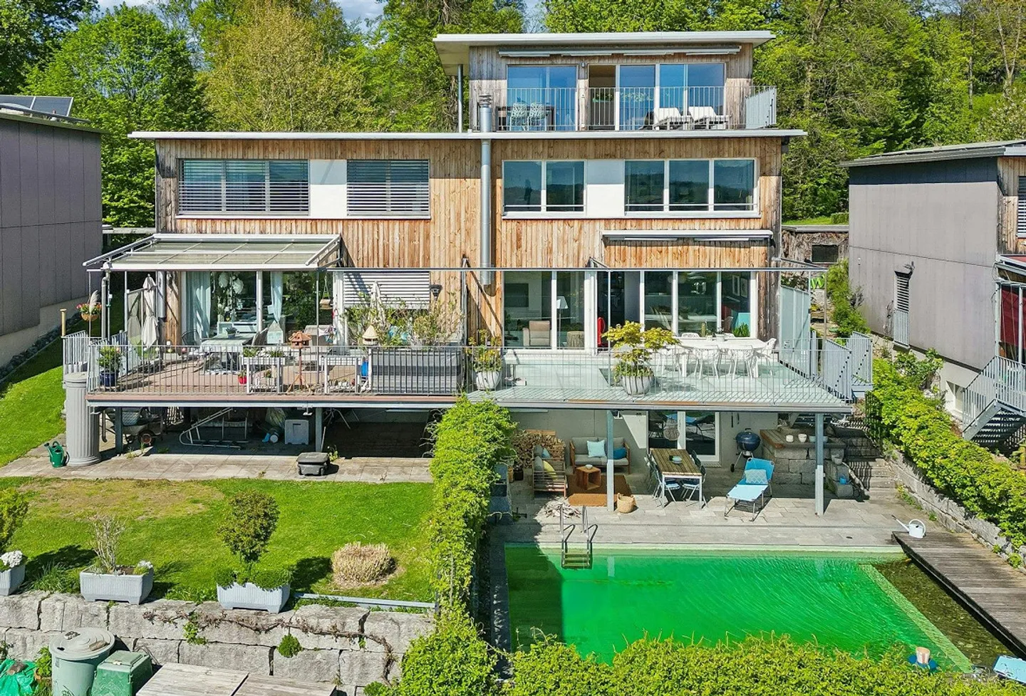 Charmantes Doppelhaus mit Wellnessbereich - Foto 1 von 5