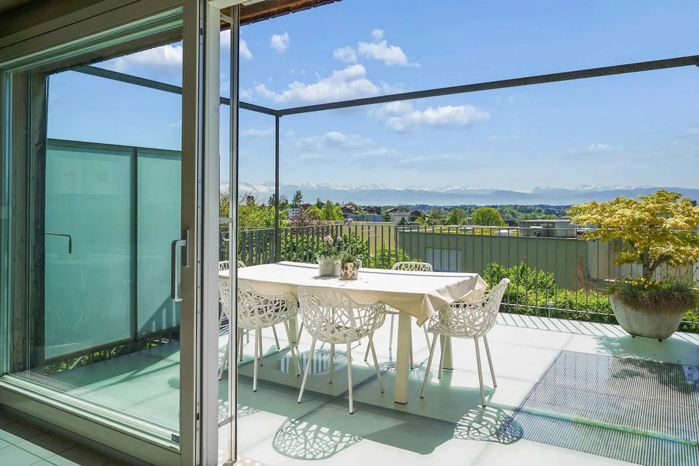 Charmantes Doppelhaus mit Wellnessbereich - Foto 3 von 5