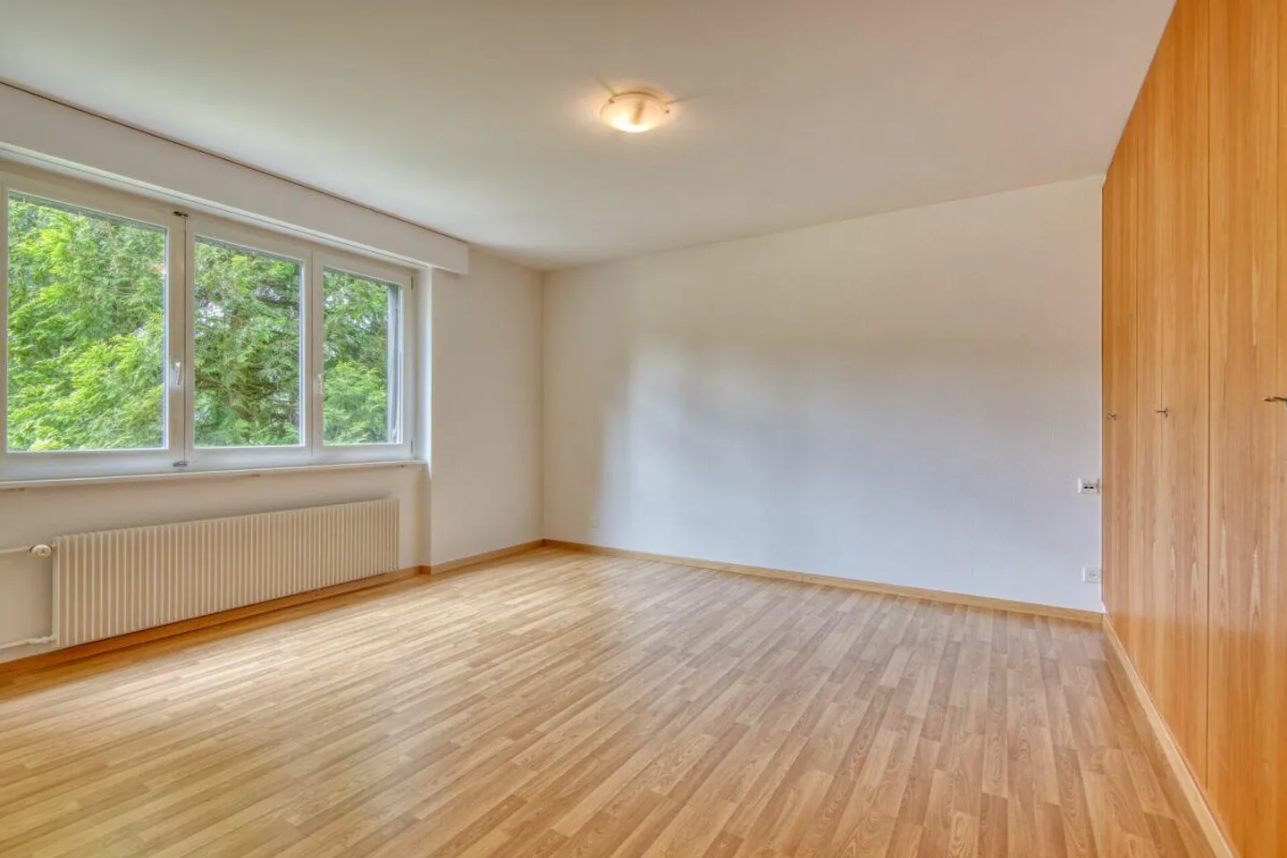 Appartement lumineux de 6½ pièces avec balcon et vue dégagée sur la verdure - Photo 7 sur 22