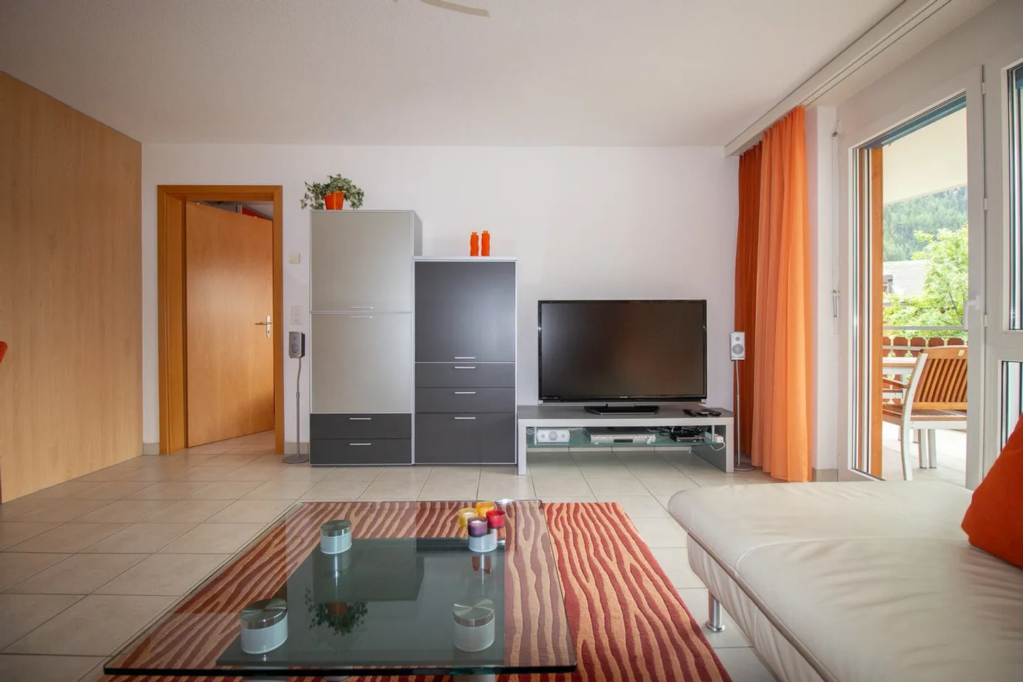 Appartement meublé 2.5 pièces - Foto 2 von 10