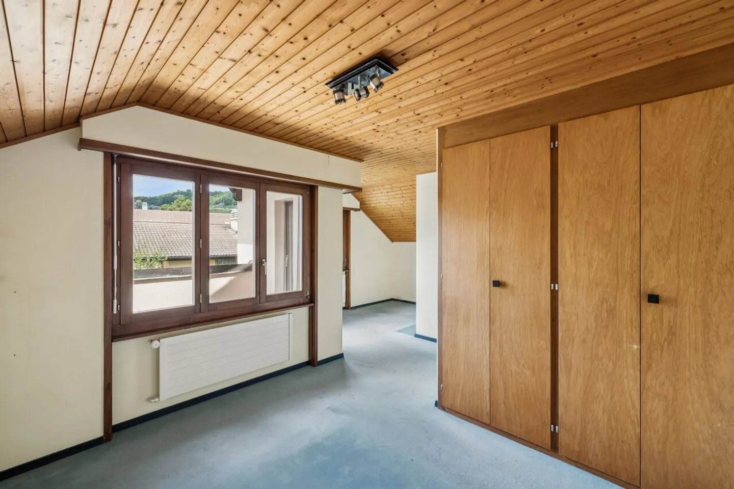 Einfamilienhaus zur Renovierung in Wohngegend - Foto 8 von 20