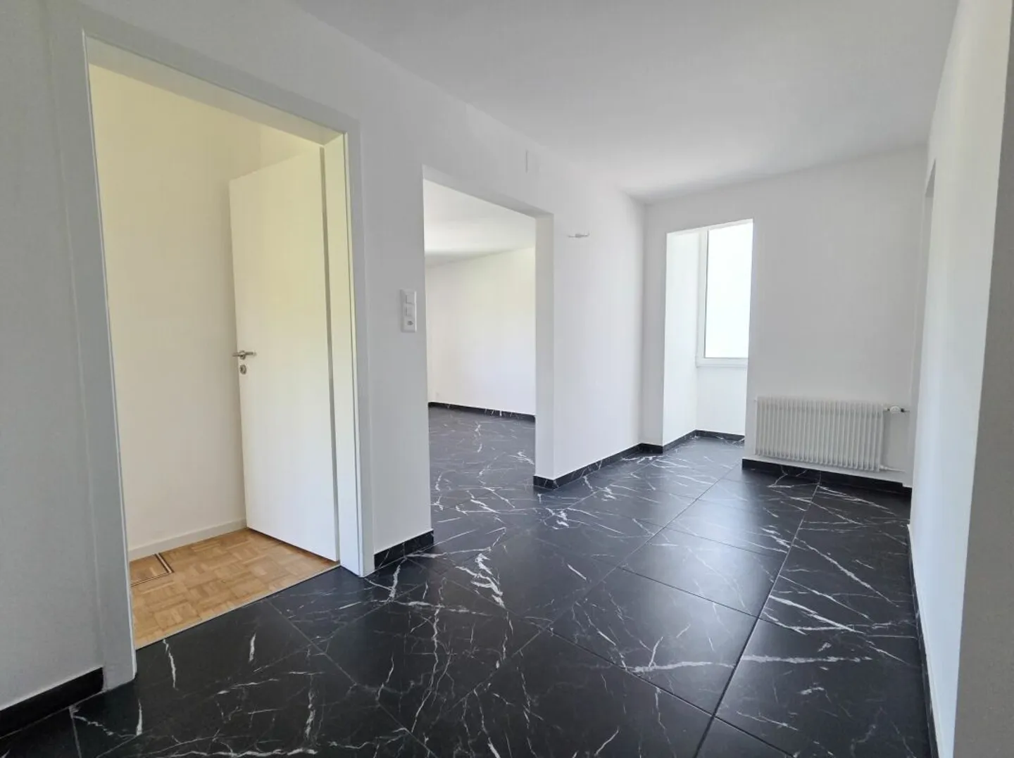 Appartamento di 4,5 locali completamente ristrutturato - Foto 7 di 10