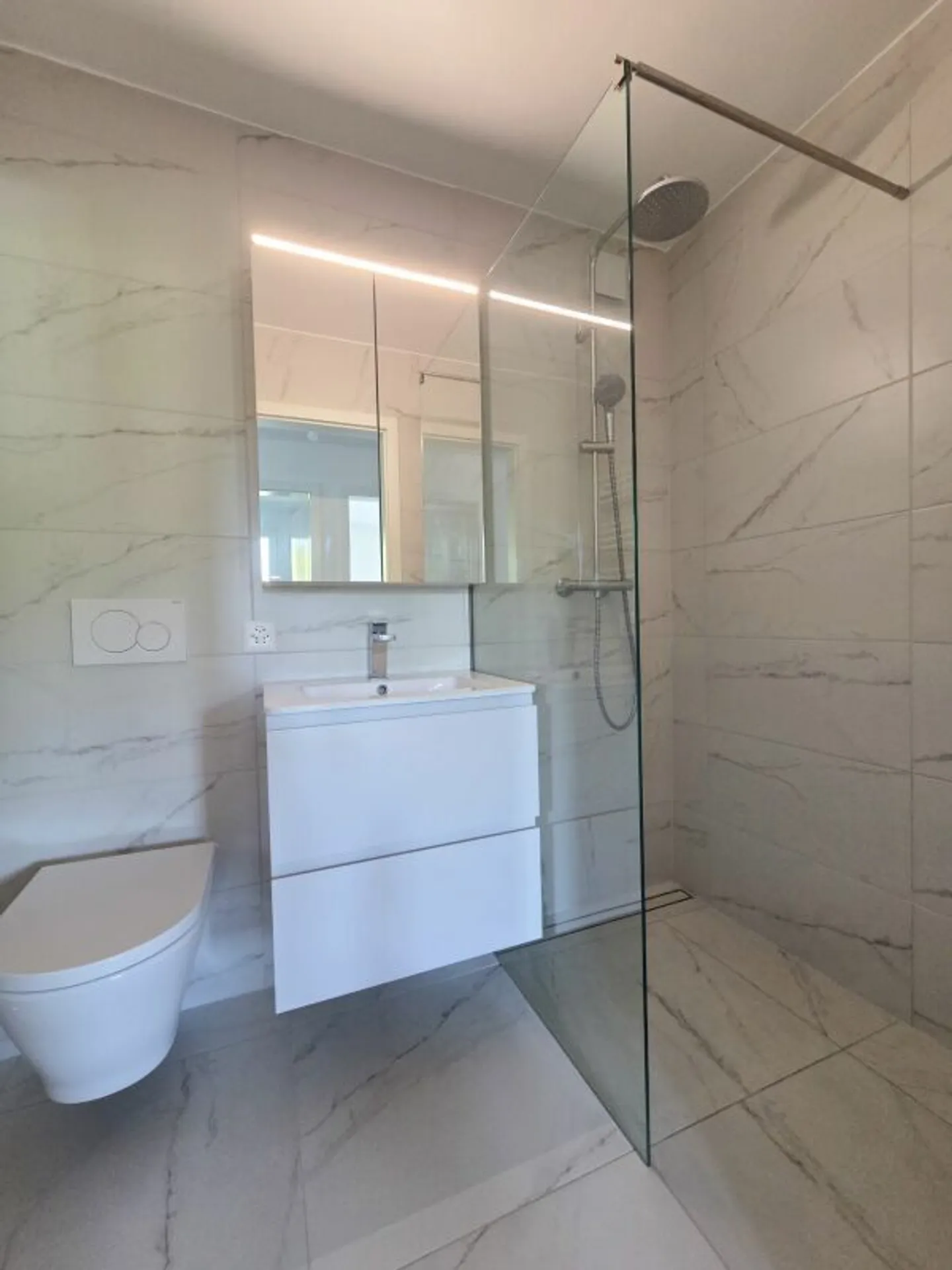 Appartamento di 4,5 locali completamente ristrutturato - Foto 8 di 10