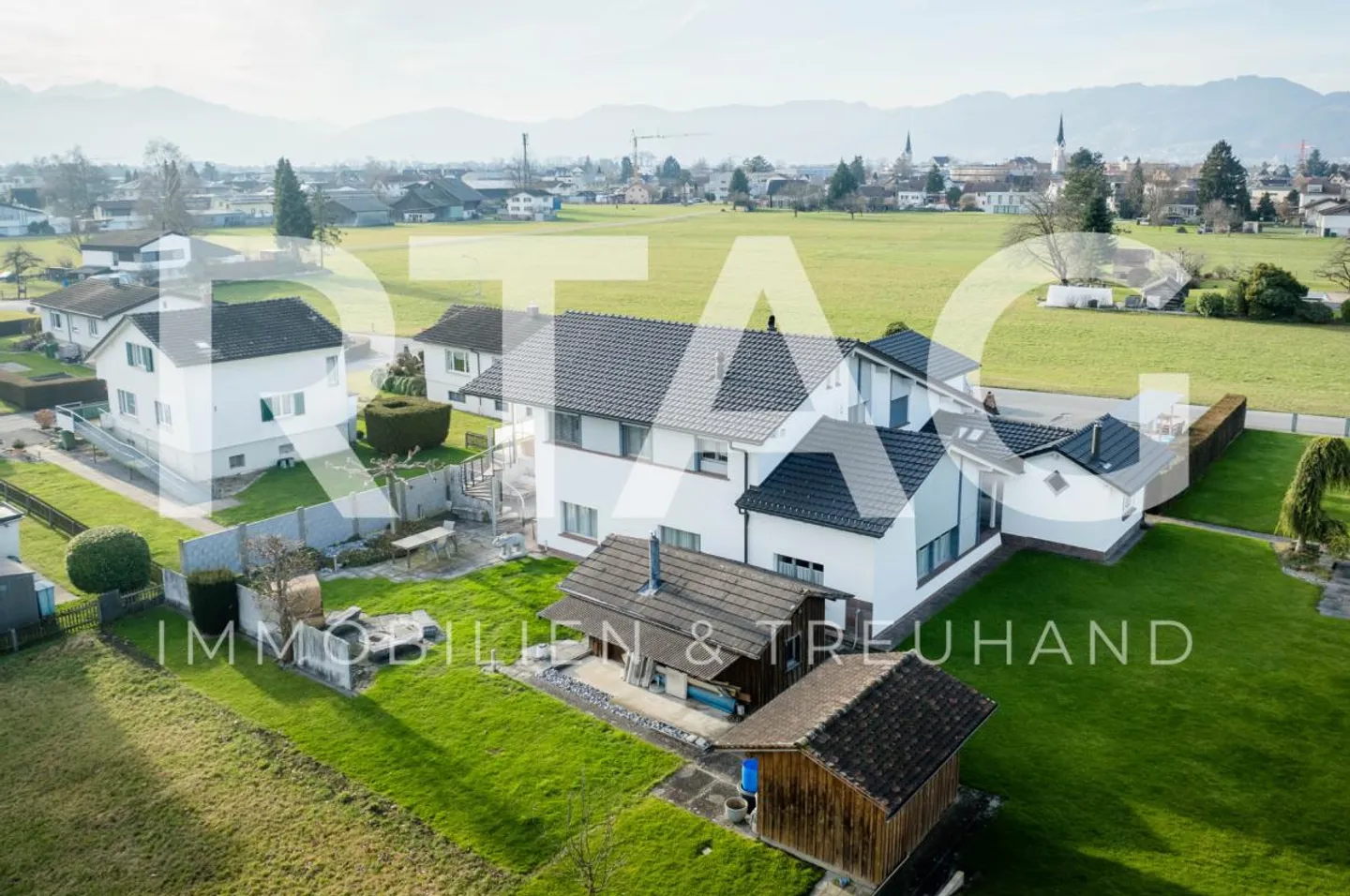 Zuhause und Gewerbe in einem - Foto 1 von 12