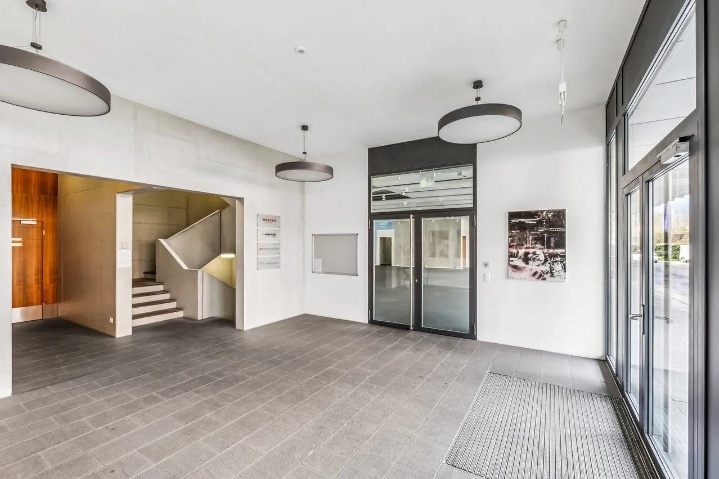 Spazio al piano terra moderno in un edificio per uffici di alta qualità a Steinhausen - Foto 5 di 7
