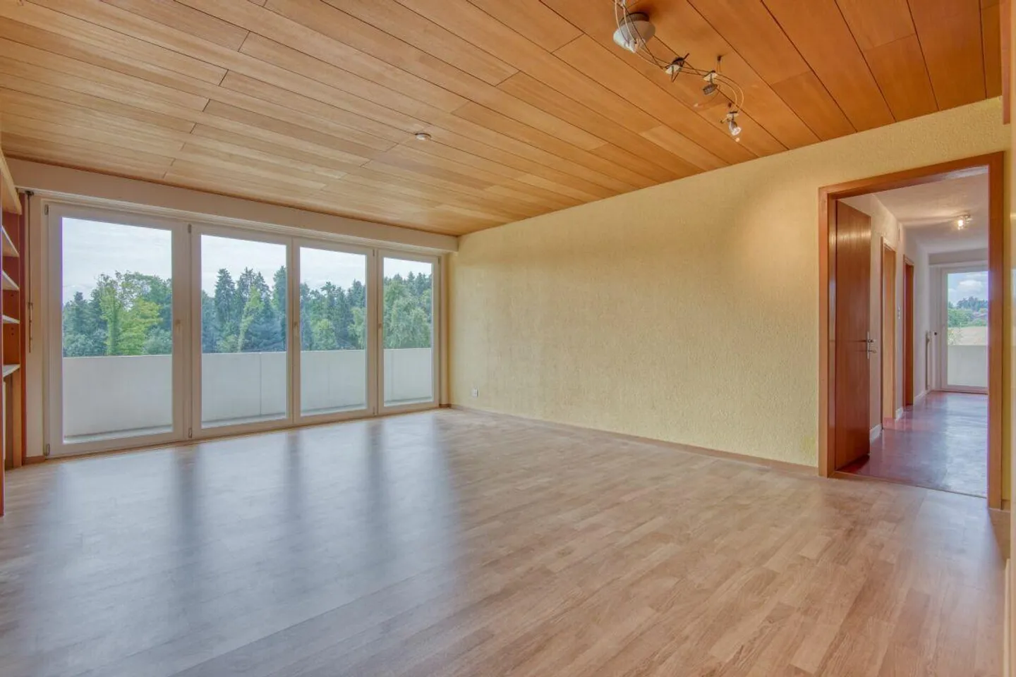 Appartement lumineux de 6½ pièces avec balcon et vue dégagée sur la verdure - Photo 9 sur 22