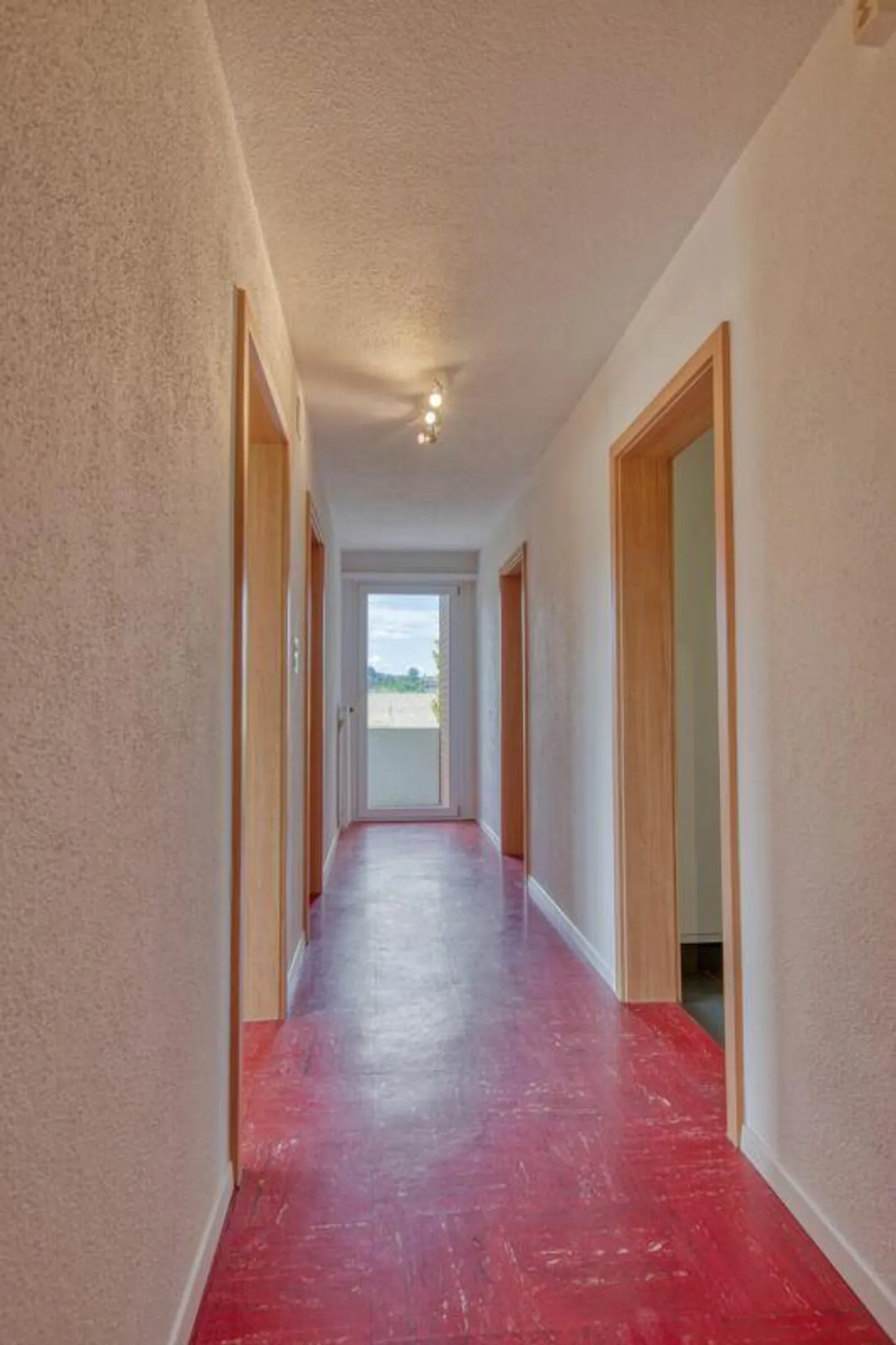 Appartement lumineux de 6½ pièces avec balcon et vue dégagée sur la verdure - Photo 10 sur 22