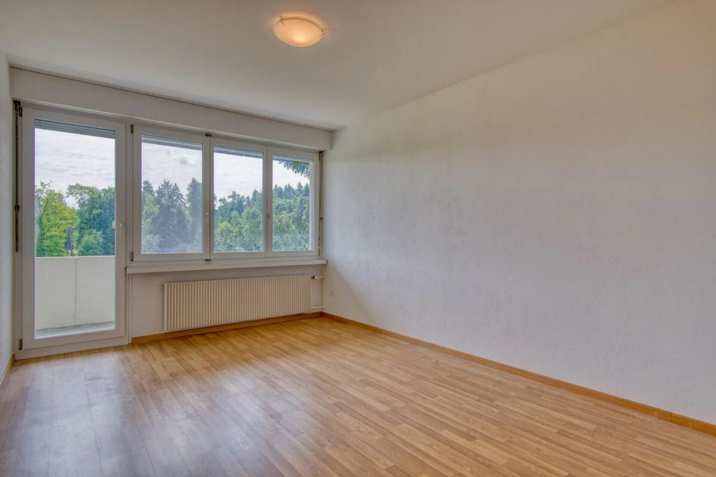 Appartement lumineux de 6½ pièces avec balcon et vue dégagée sur la verdure - Photo 11 sur 22