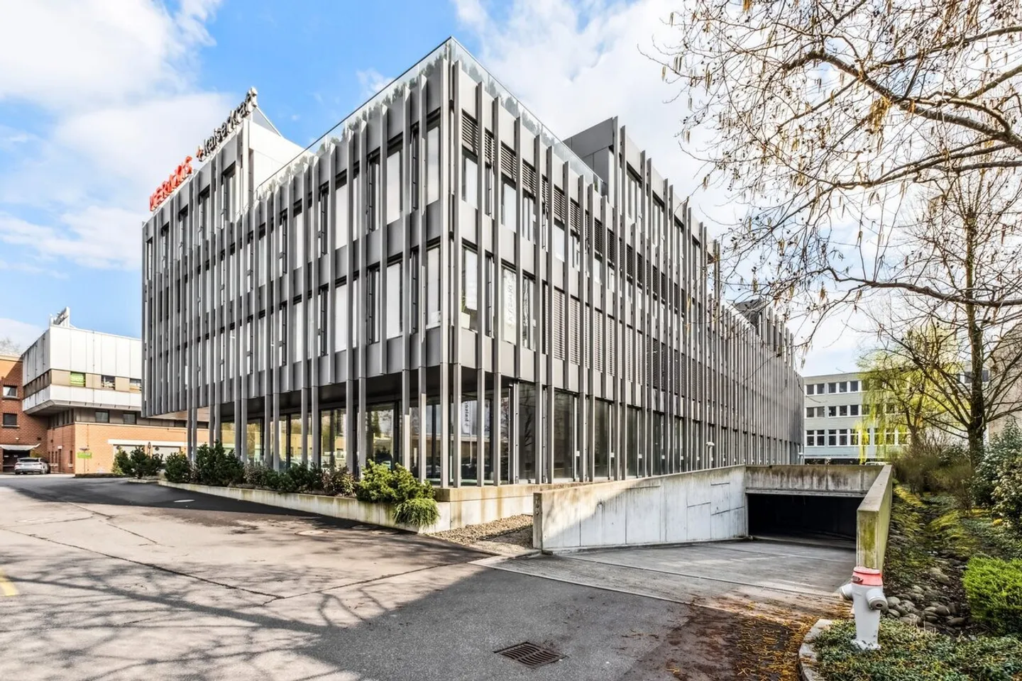Spazio al piano terra moderno in un edificio per uffici di alta qualità a Steinhausen - Foto 6 di 7