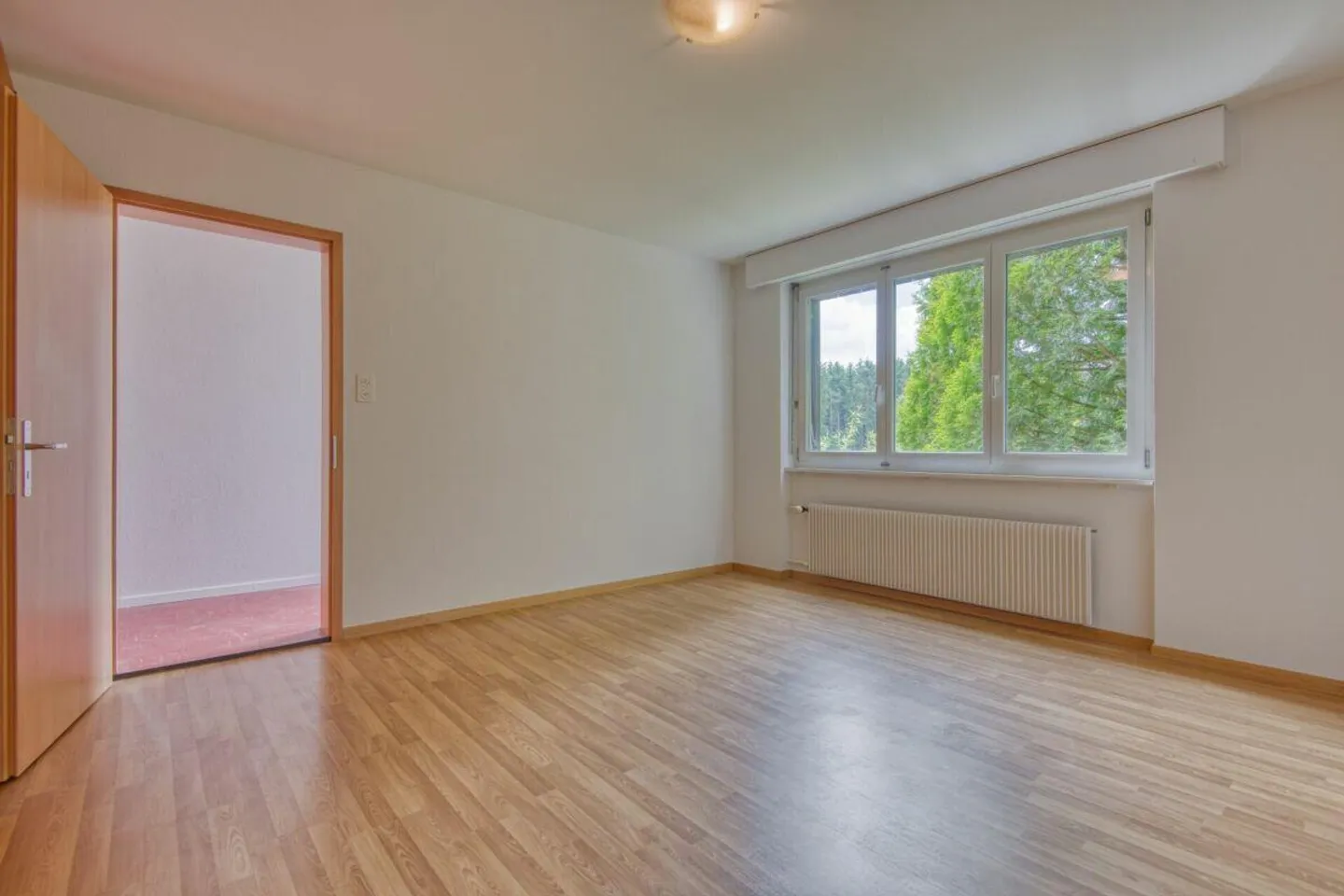 Appartement lumineux de 6½ pièces avec balcon et vue dégagée sur la verdure - Photo 17 sur 22