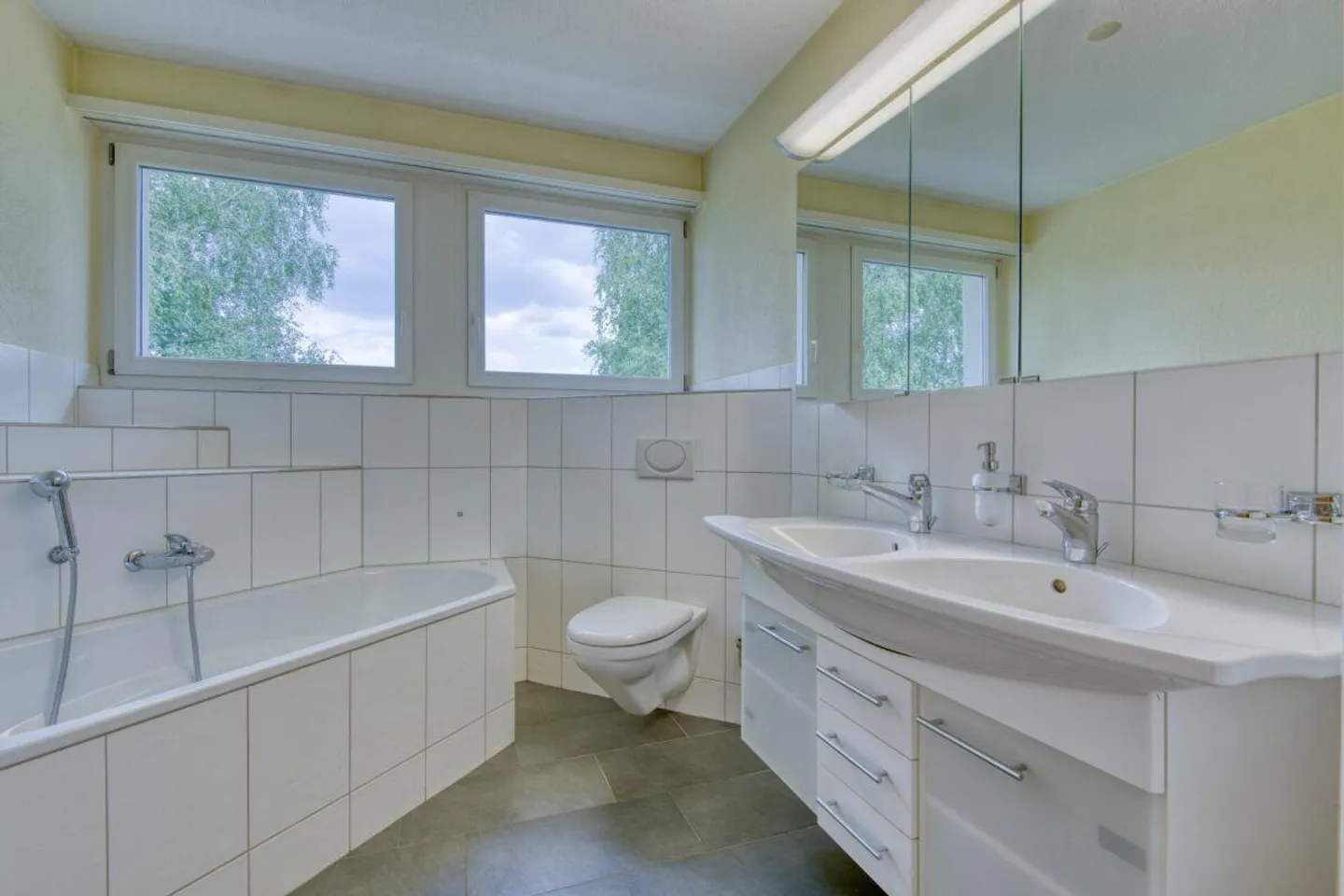 Appartement lumineux de 6½ pièces avec balcon et vue dégagée sur la verdure - Photo 18 sur 22