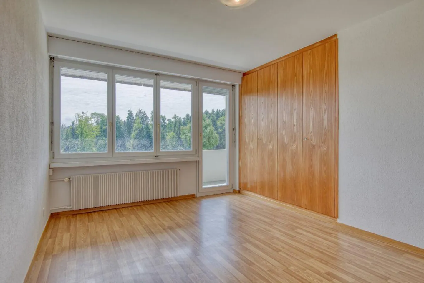 Appartement lumineux de 6½ pièces avec balcon et vue dégagée sur la verdure - Photo 15 sur 22