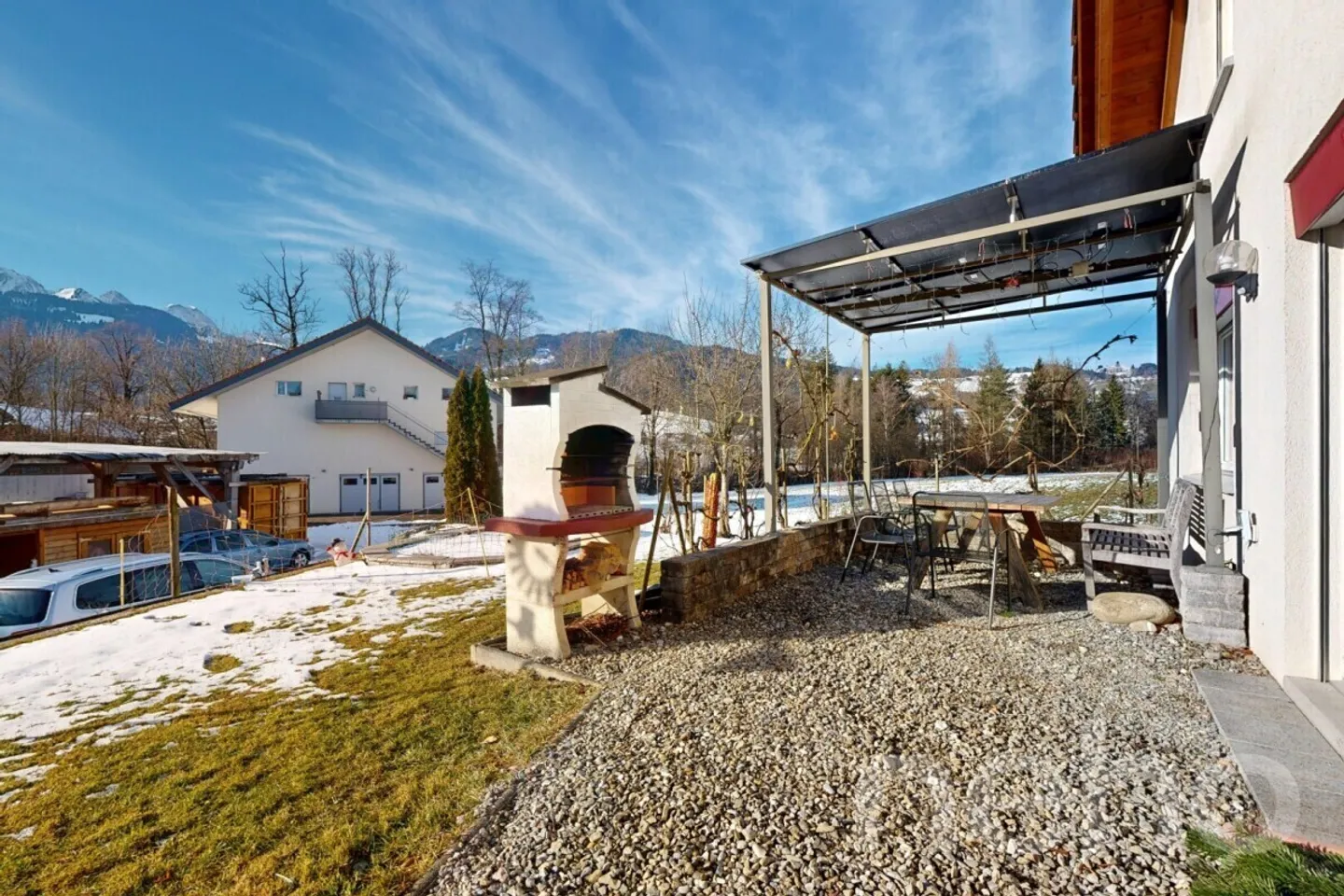 Family house with garden, sun, and space for living and working - Photo 3 of 12