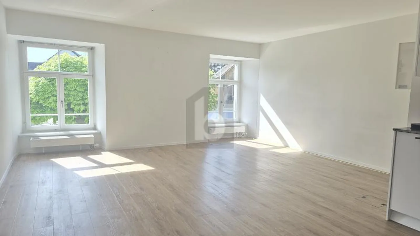 SPACIOUS AND BRIGHT - Photo 3 of 6