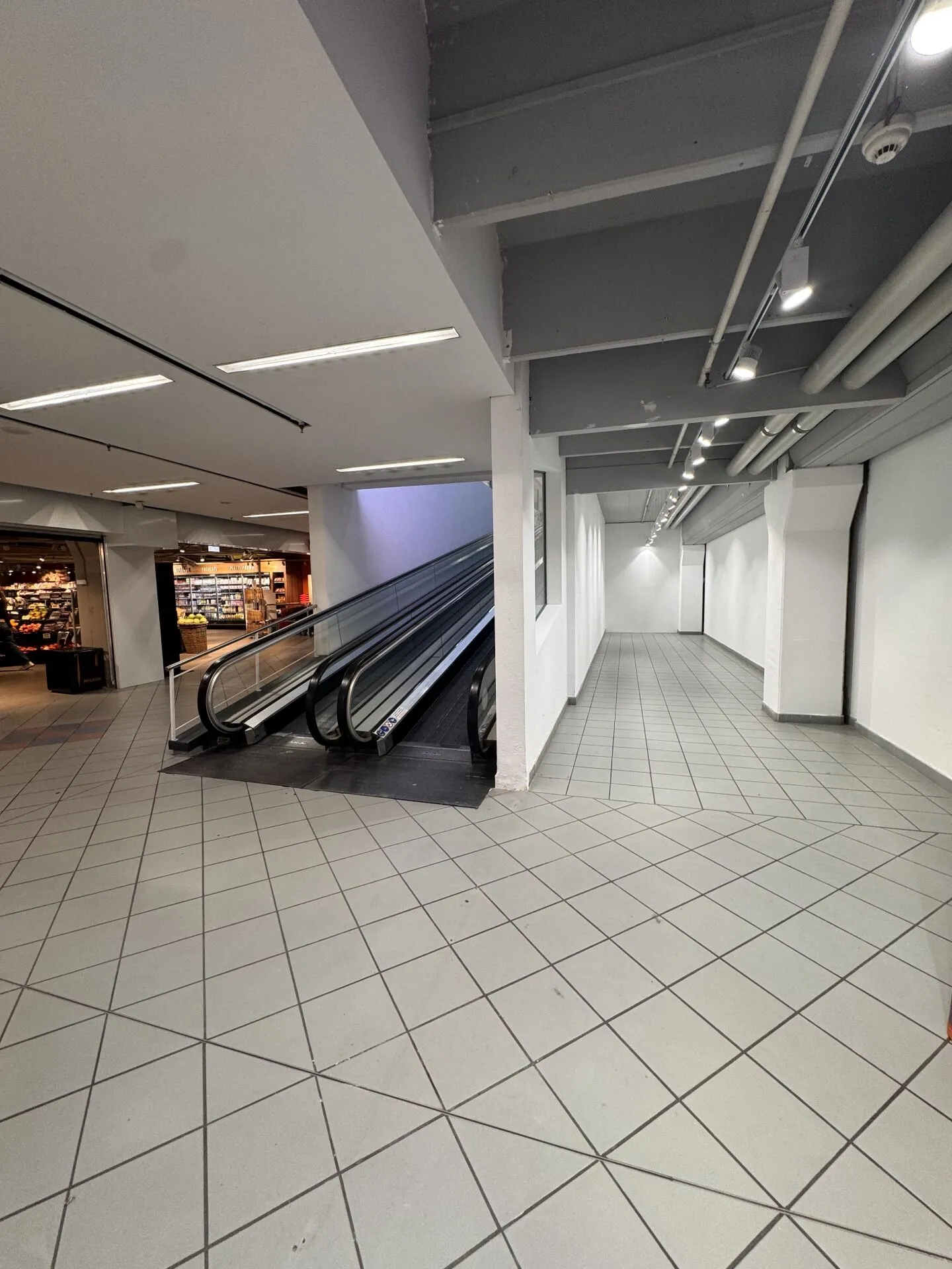 Espace commercial 80 m2 Centre commercial Grancia - Photo 7 sur 10