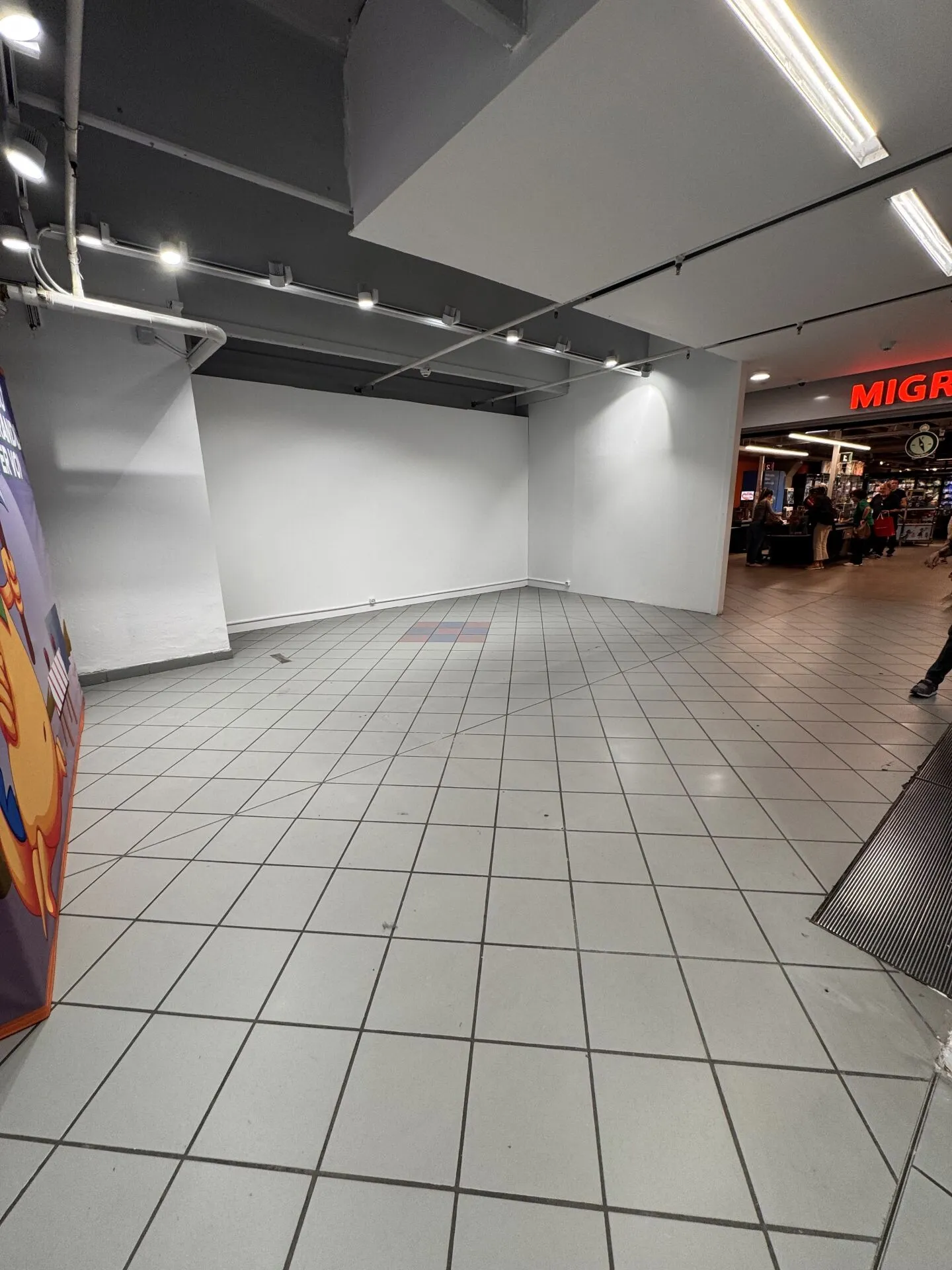 Espace commercial 80 m2 Centre commercial Grancia - Photo 9 sur 10