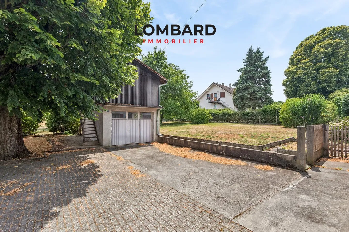 A character property in the heart of Châbles, between heritage and development potential - Photo 5 of 8