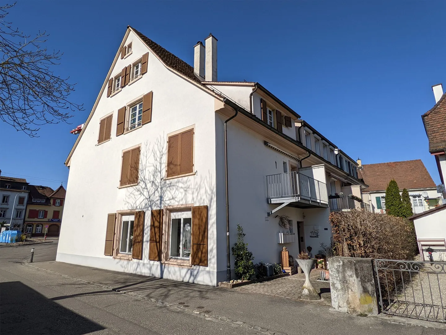 Belle maisonette de 4 pièces dans une maison à 2 familles - Photo 1 sur 19