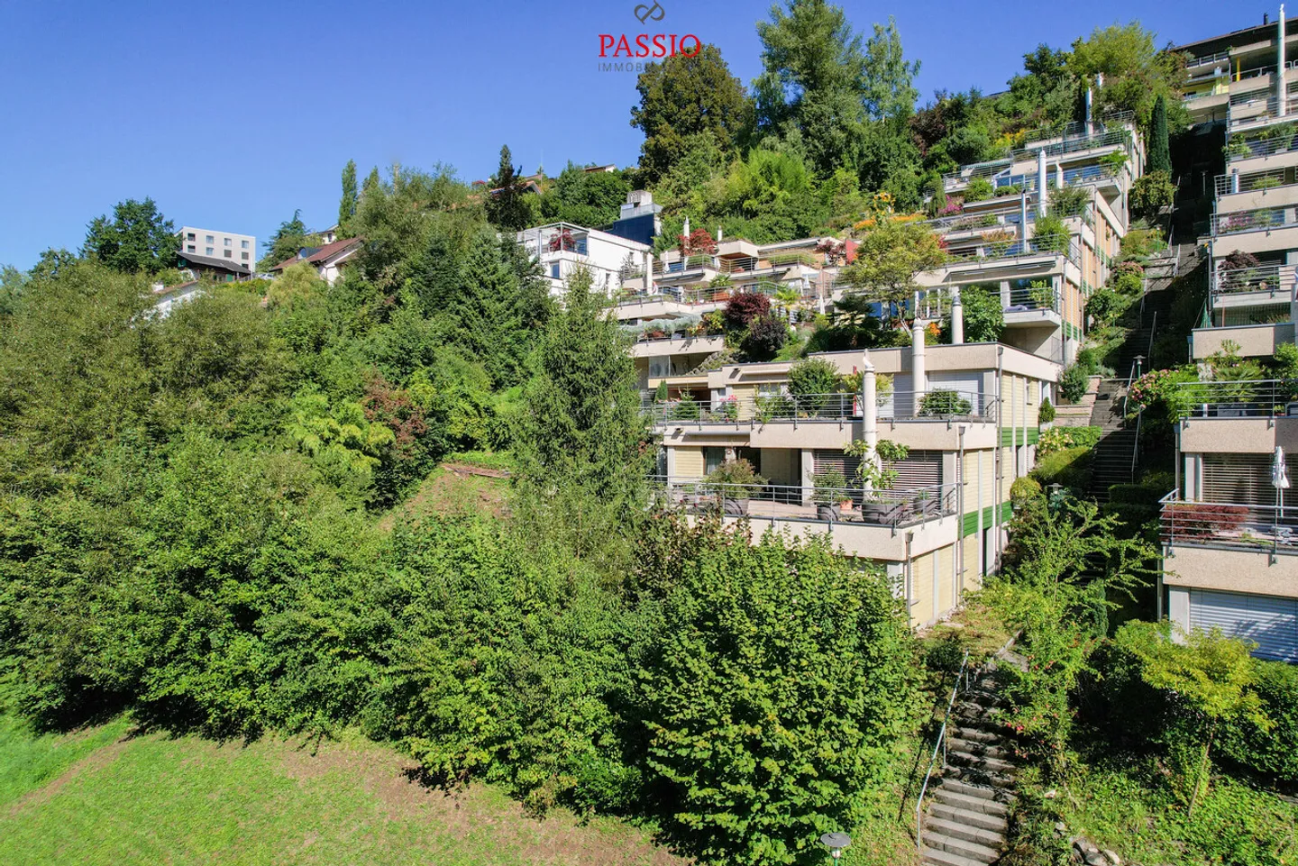 Casa a schiera di 4,5 vani in posizione privilegiata con ampio spazio esterno - Foto 2 di 39