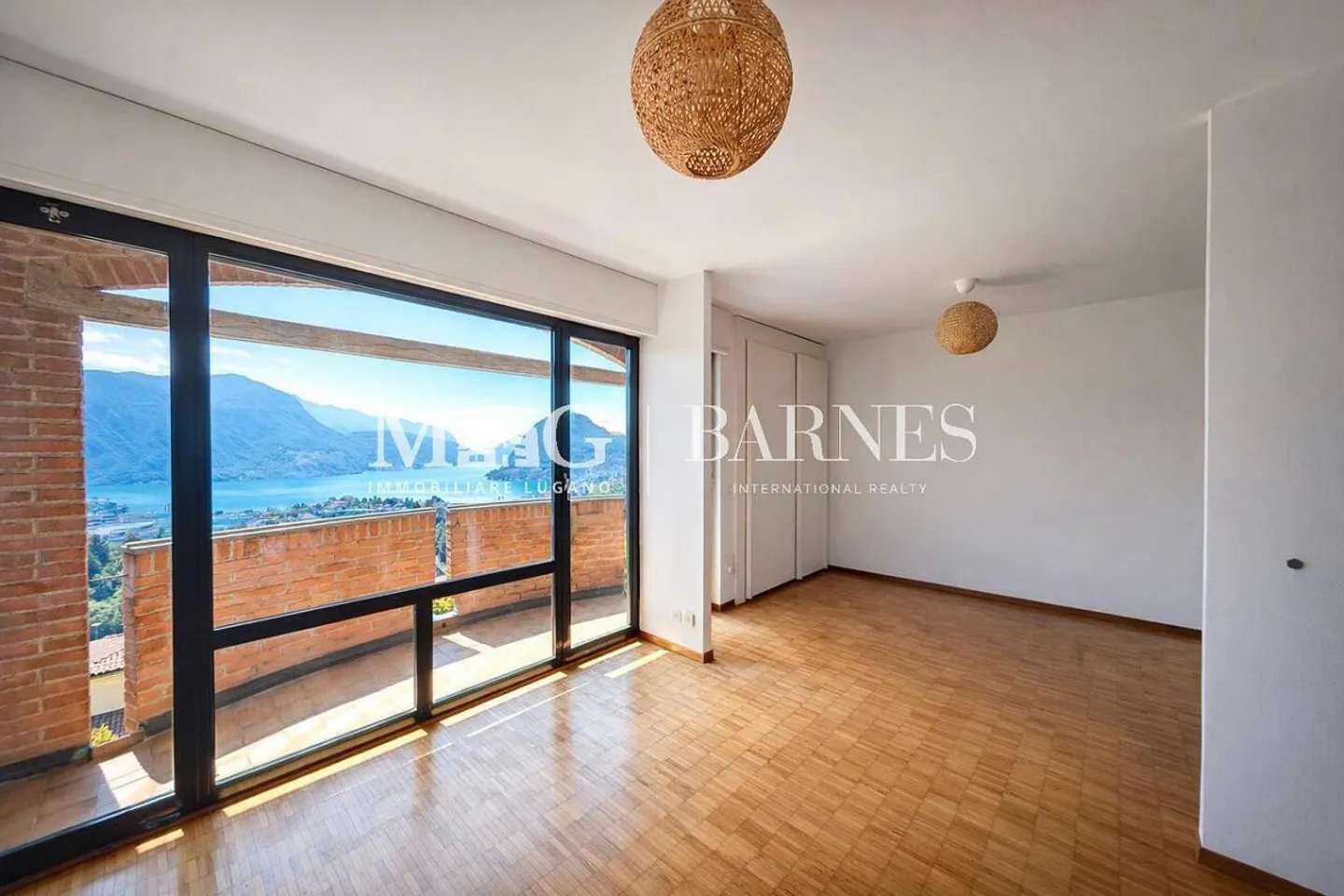 Lugano: Villa mit Seeblick und privatem Garten - Foto 18 von 23