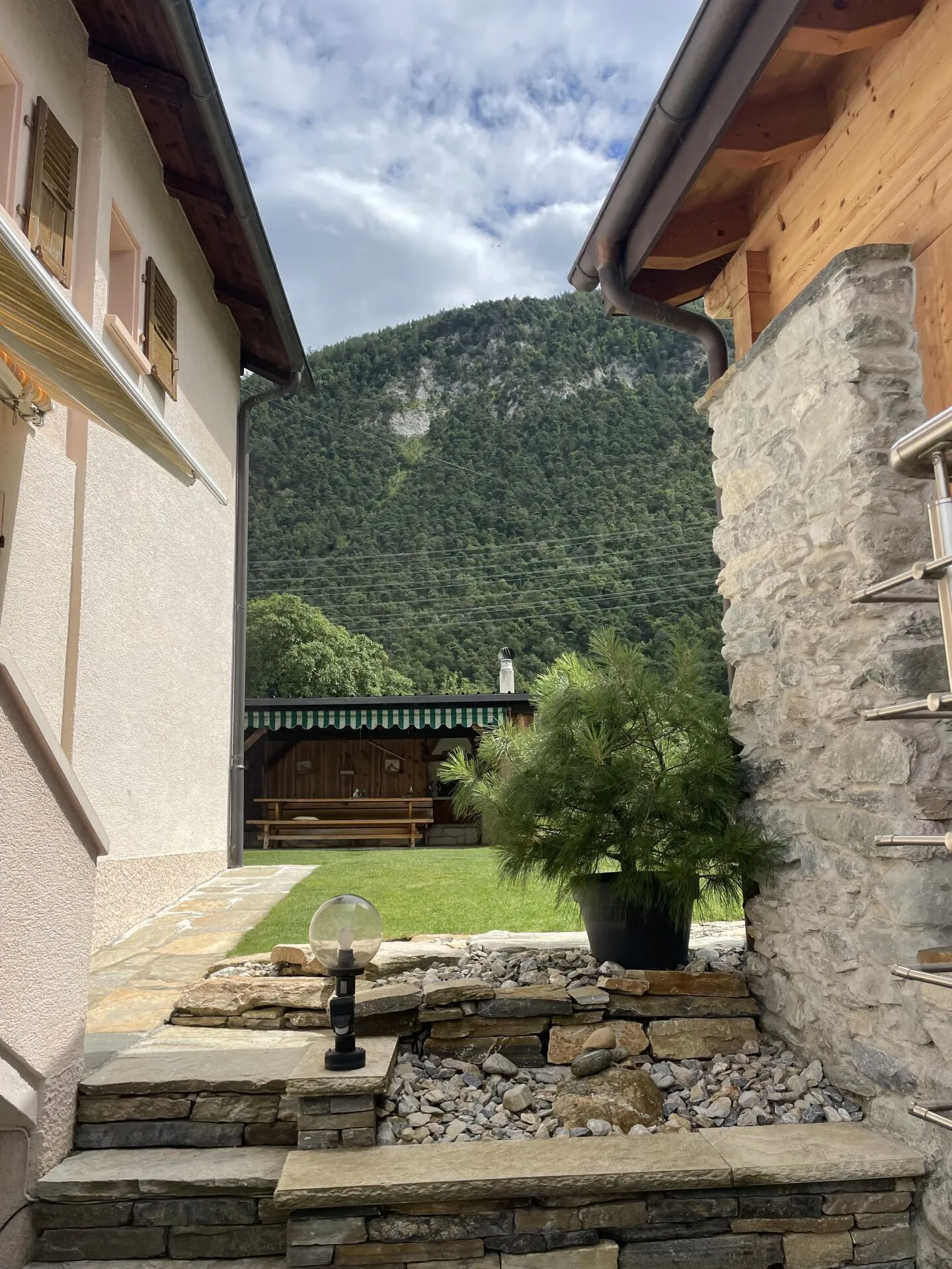 In Grône, Gartenebene 3,5 Zimmer zu vermieten - Foto 5 von 9