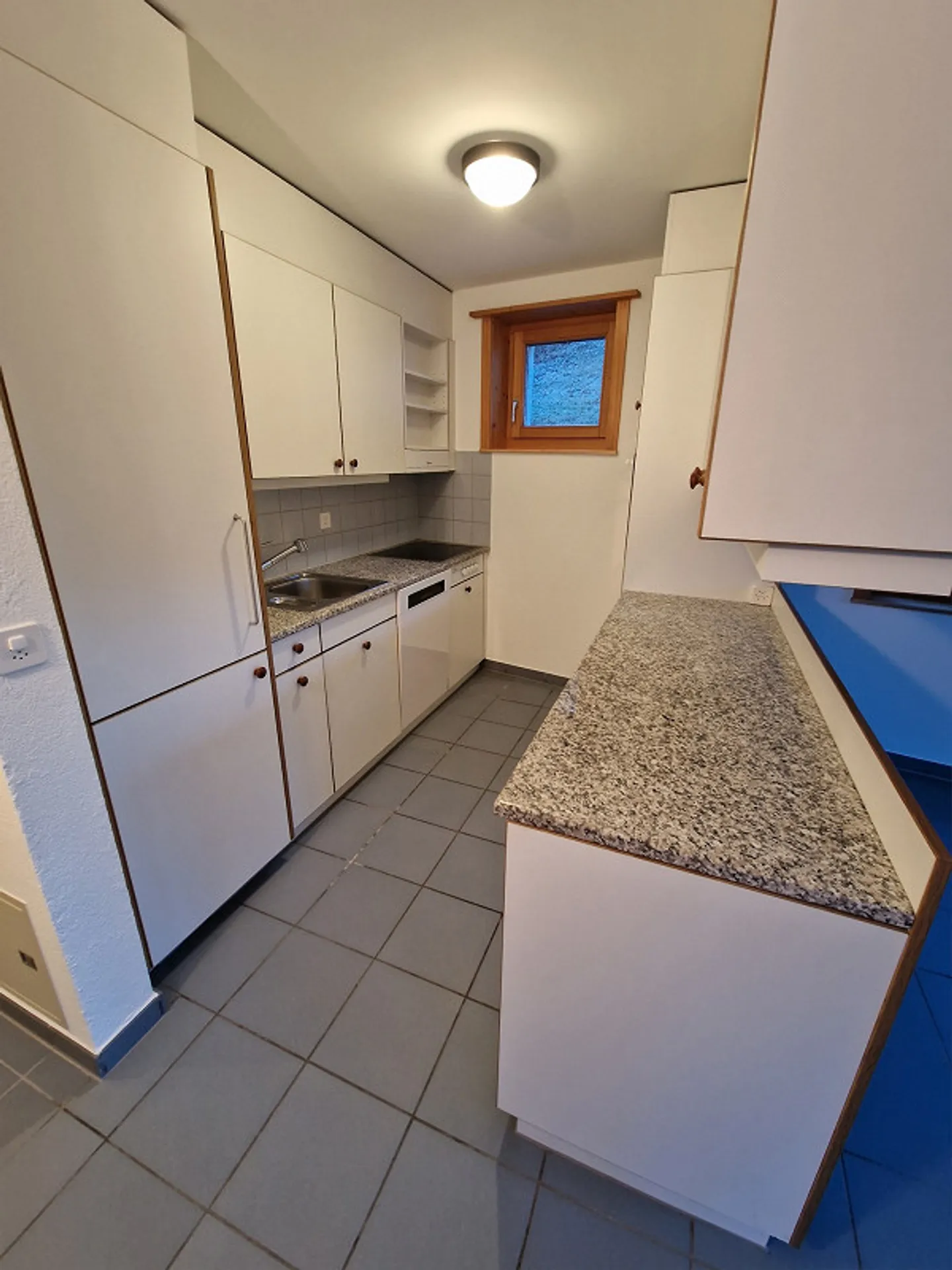Beautiful 3.5 room apartment in a sunny location in Tomils for rent - Photo 3 of 7