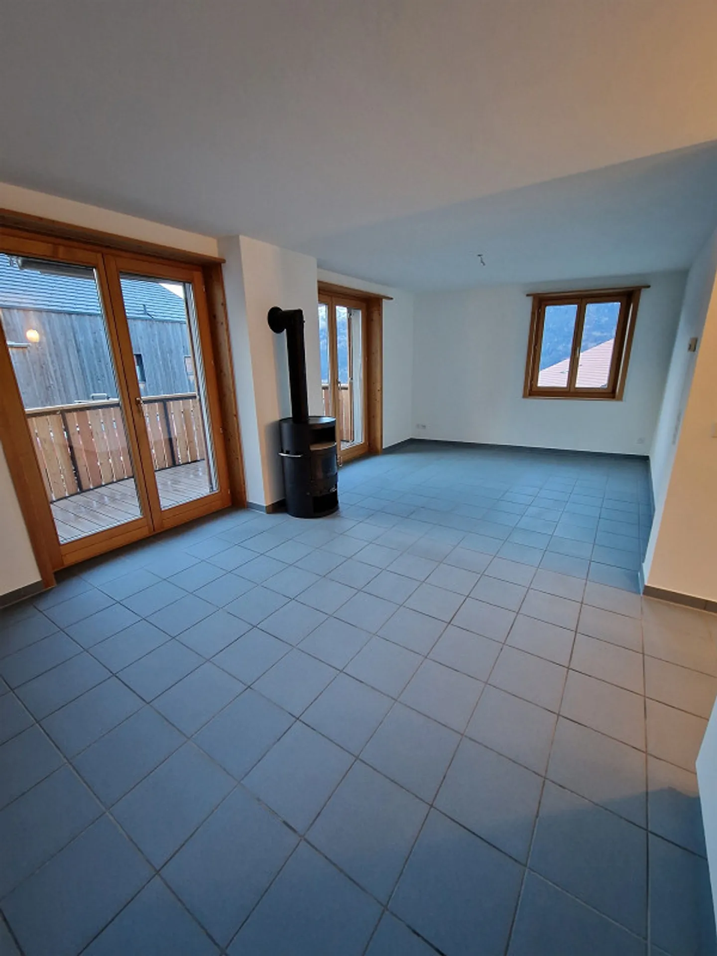 Beautiful 3.5 room apartment in a sunny location in Tomils for rent - Photo 4 of 7