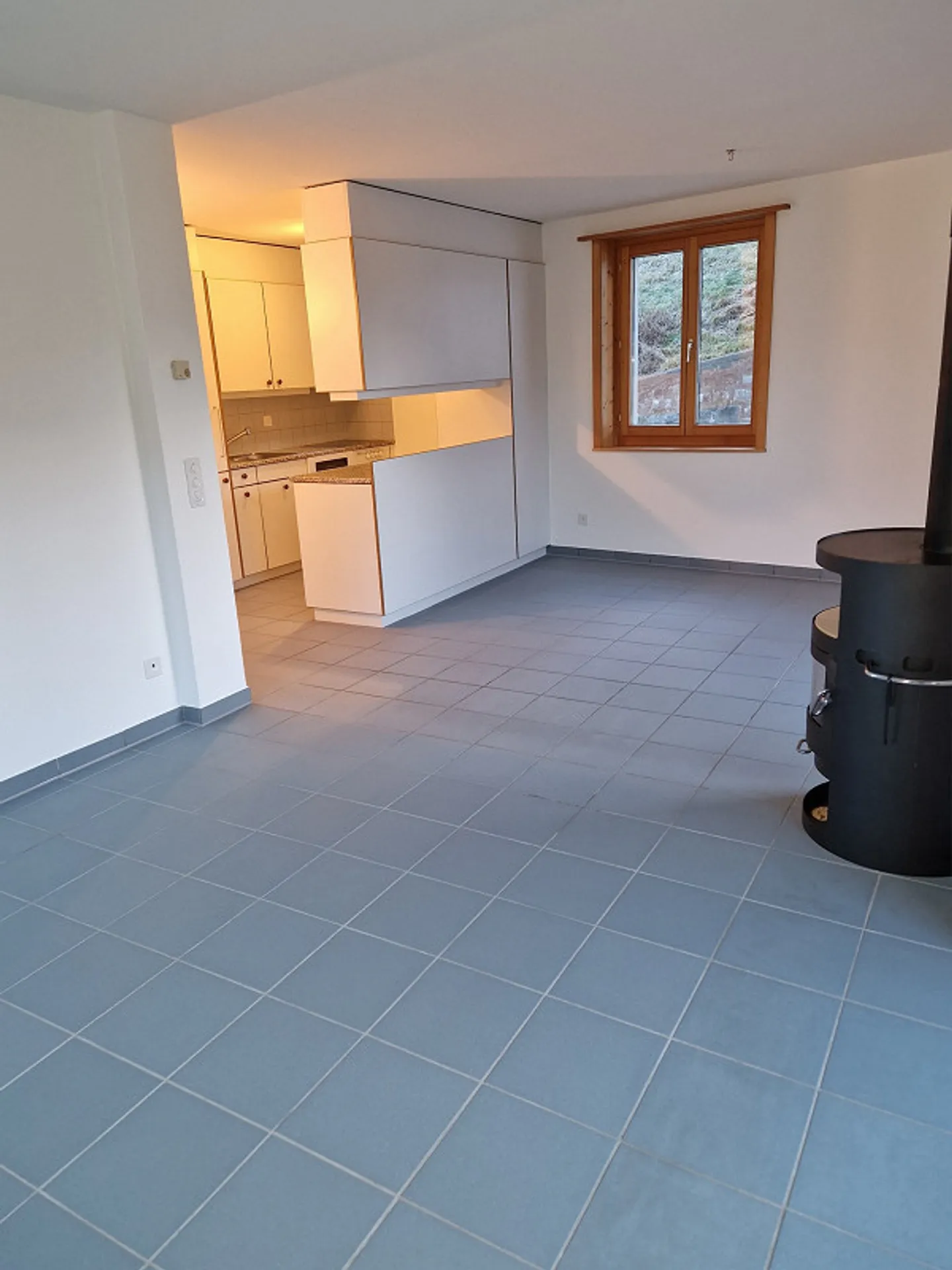 Beautiful 3.5 room apartment in a sunny location in Tomils for rent - Photo 5 of 7