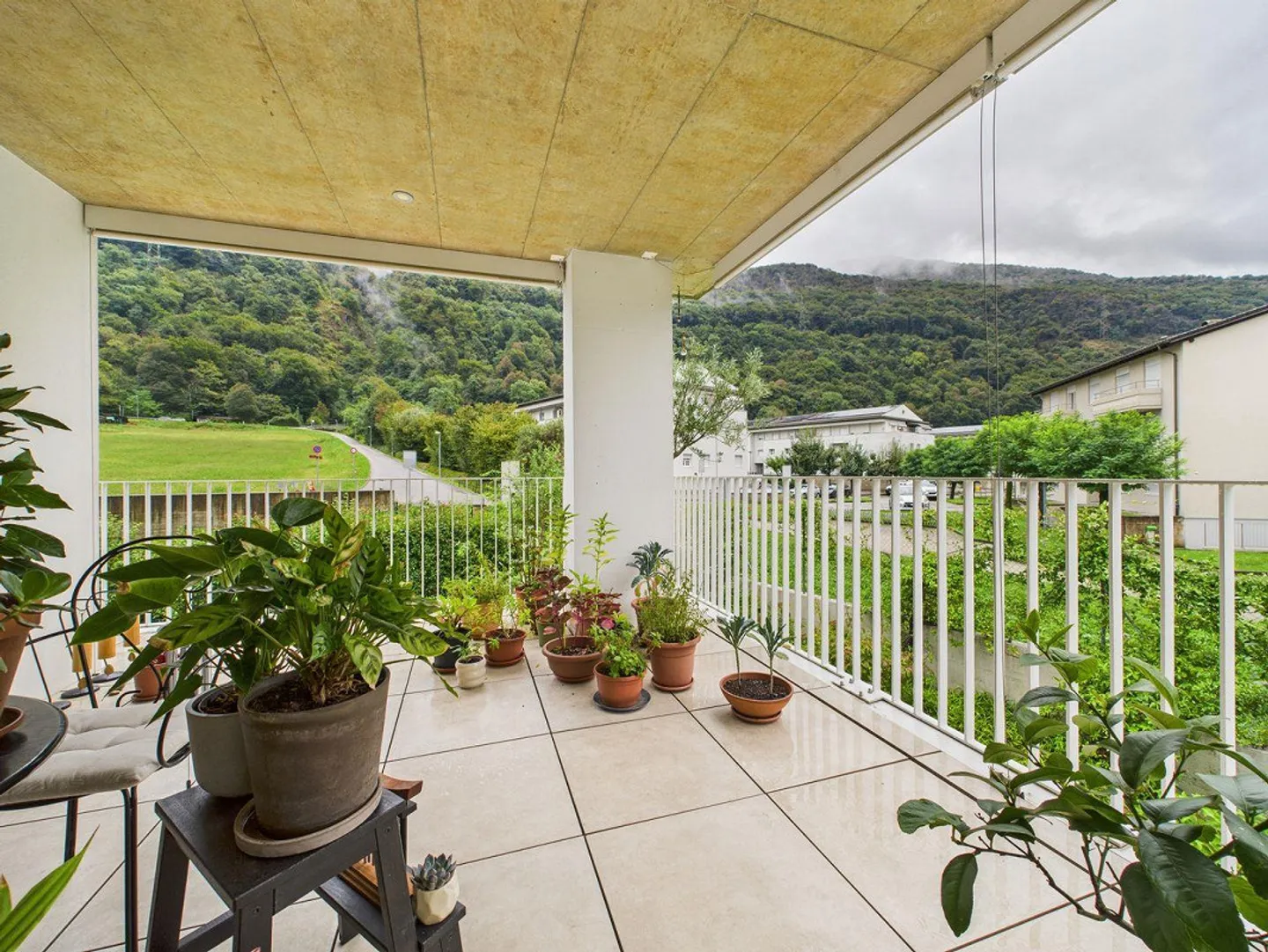 Modern Apartment with Pool - Photo 2 of 13