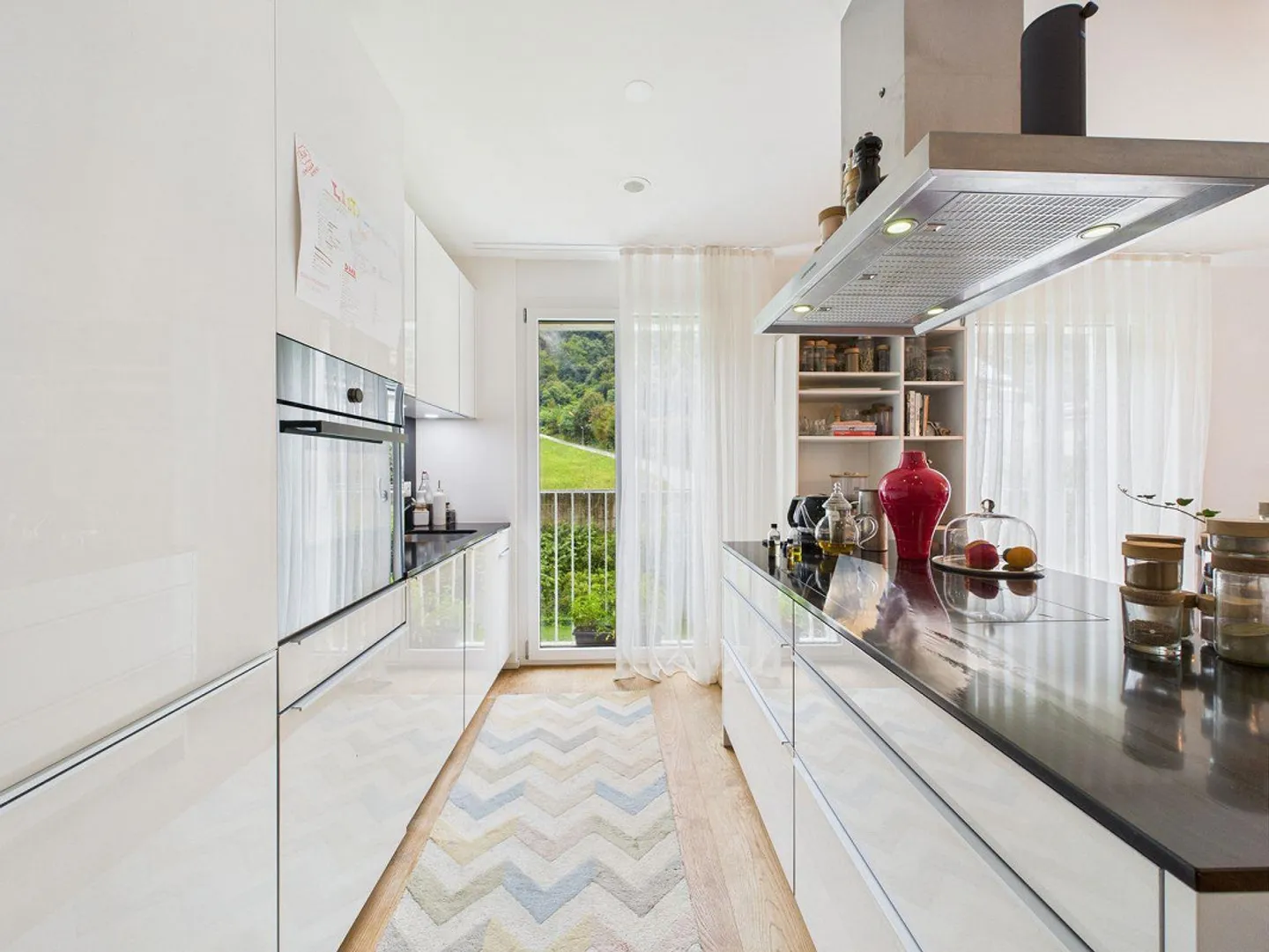 Modern Apartment with Pool - Photo 6 of 13