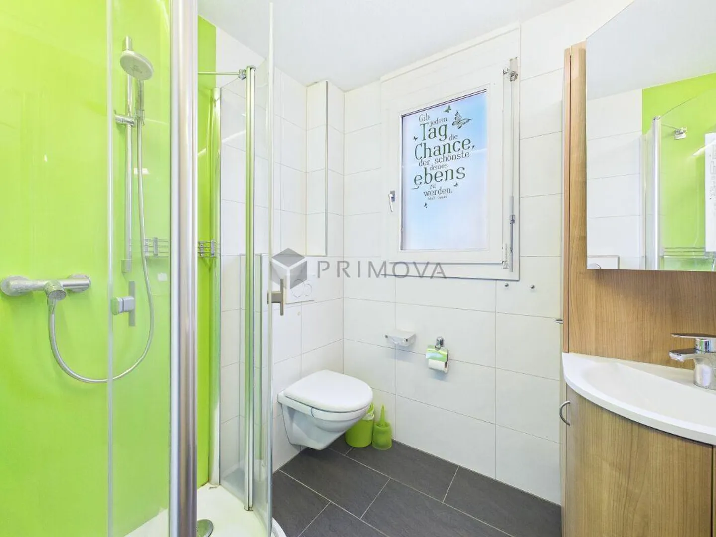 Living like in a single-family home - Photo 8 of 11