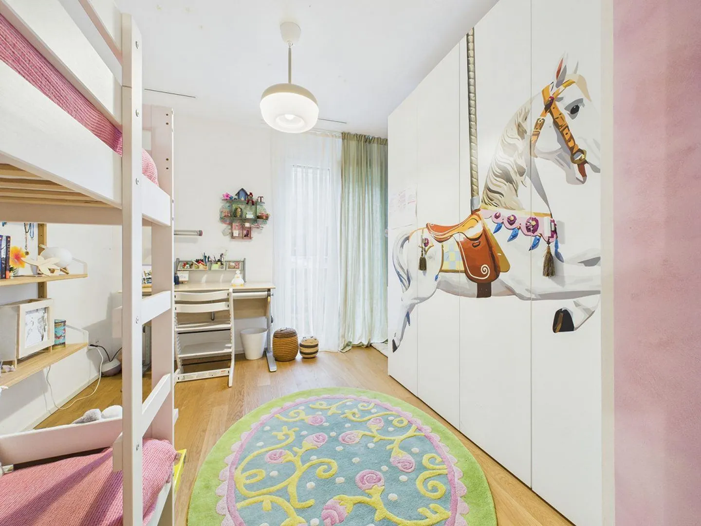 Modern Apartment with Pool - Photo 11 of 13