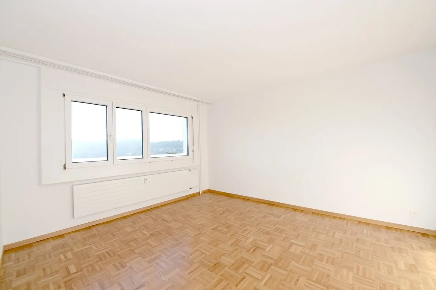 In den Höhenlagen von La Chaux-de-Fonds wartet diese 3,5-Zimmer-Wohnung auf Sie! - Foto 6 von 8