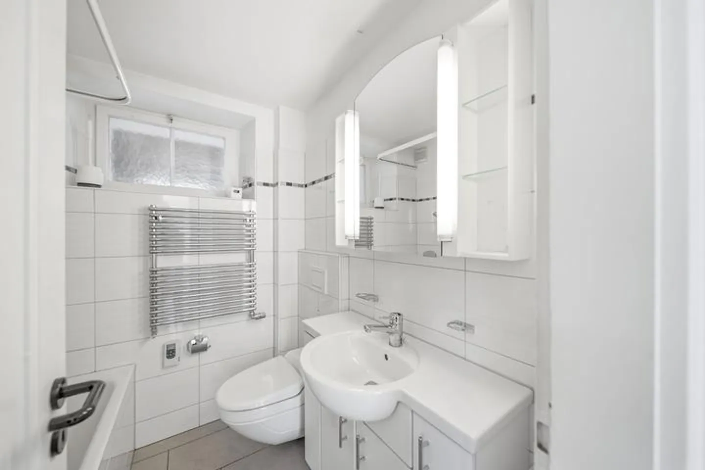 Writing History - Multi-Generational House with Potential in Oberglatt - Photo 6 of 8