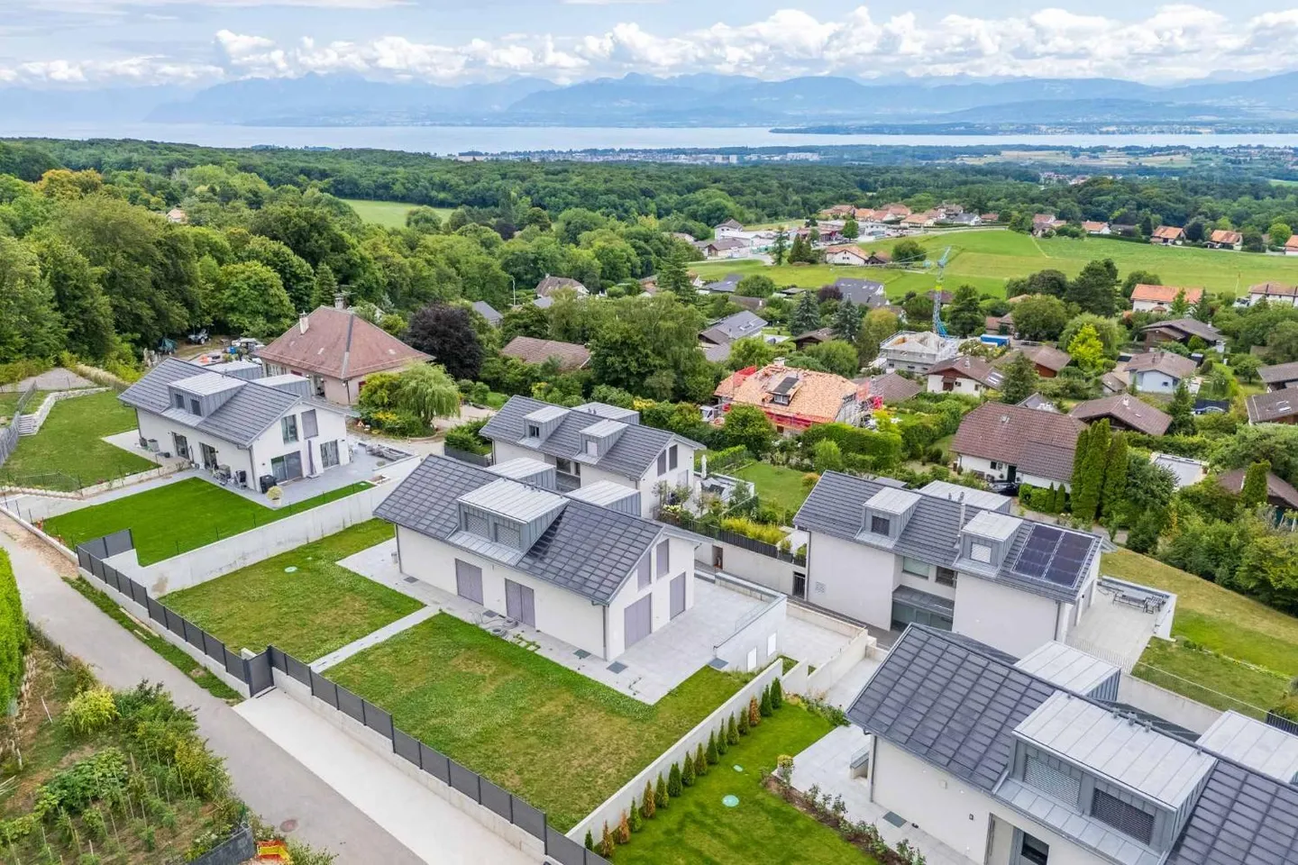 Propriété magnifique avec 10 chambres - Vue incomparable - Piscine intérieure - Photo 1 sur 11