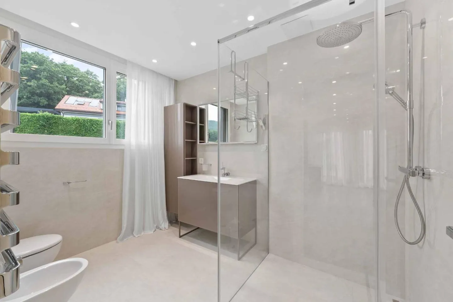 Propriété magnifique avec 10 chambres - Vue incomparable - Piscine intérieure - Photo 8 sur 11