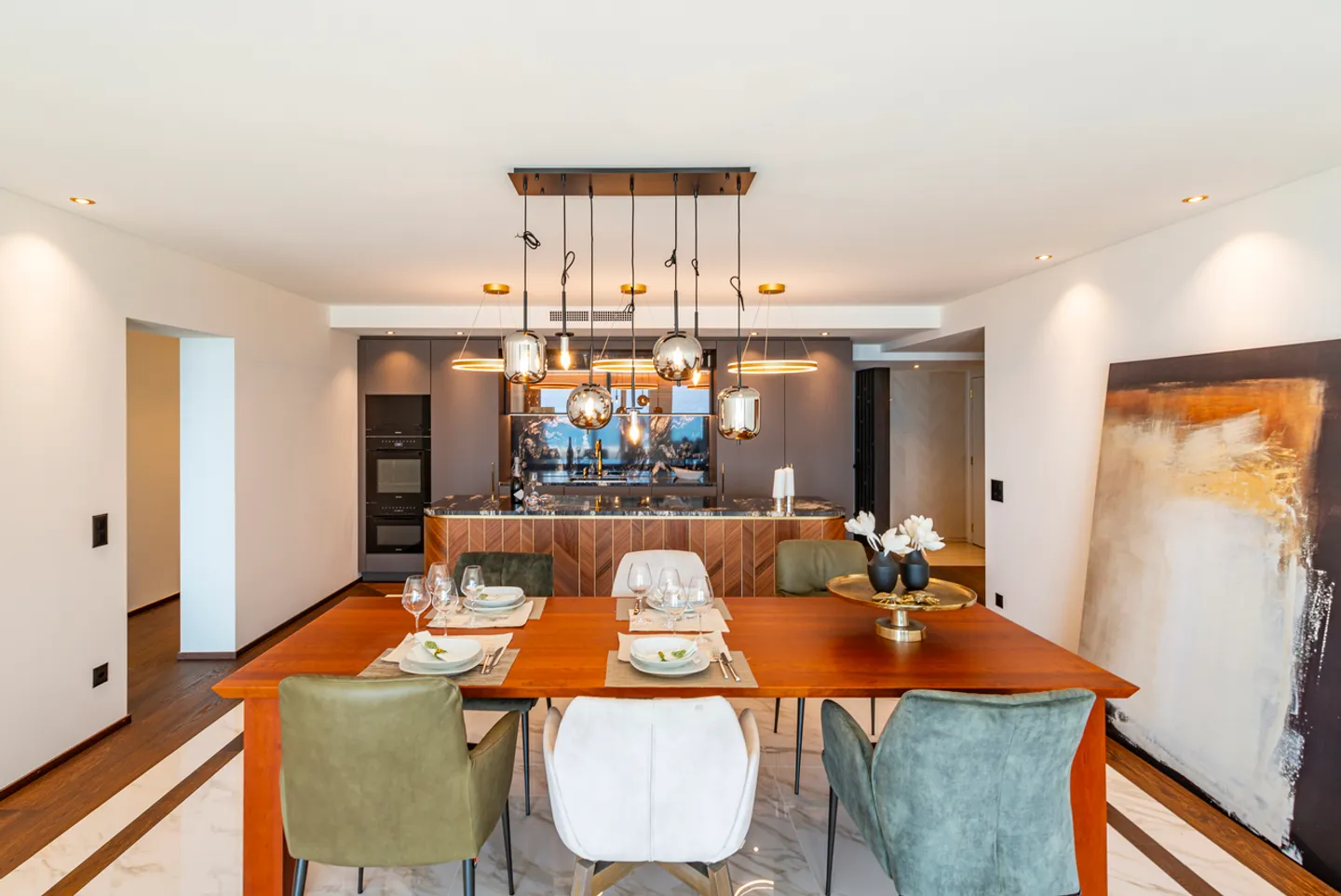 Luxury Apartment with Garden - Photo 4 of 18