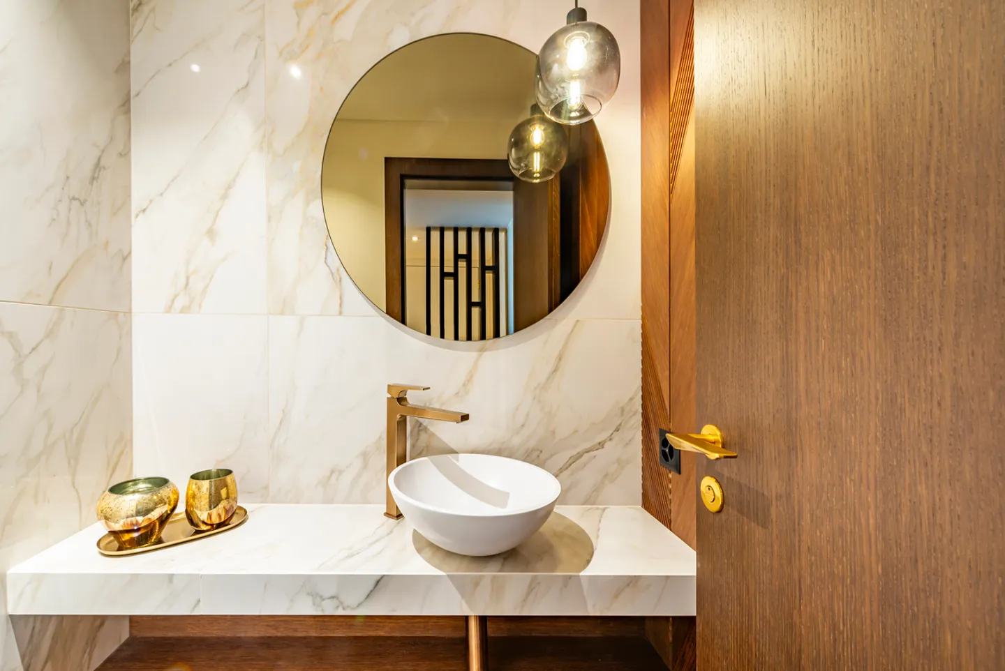 Luxury Apartment with Garden - Photo 9 of 18