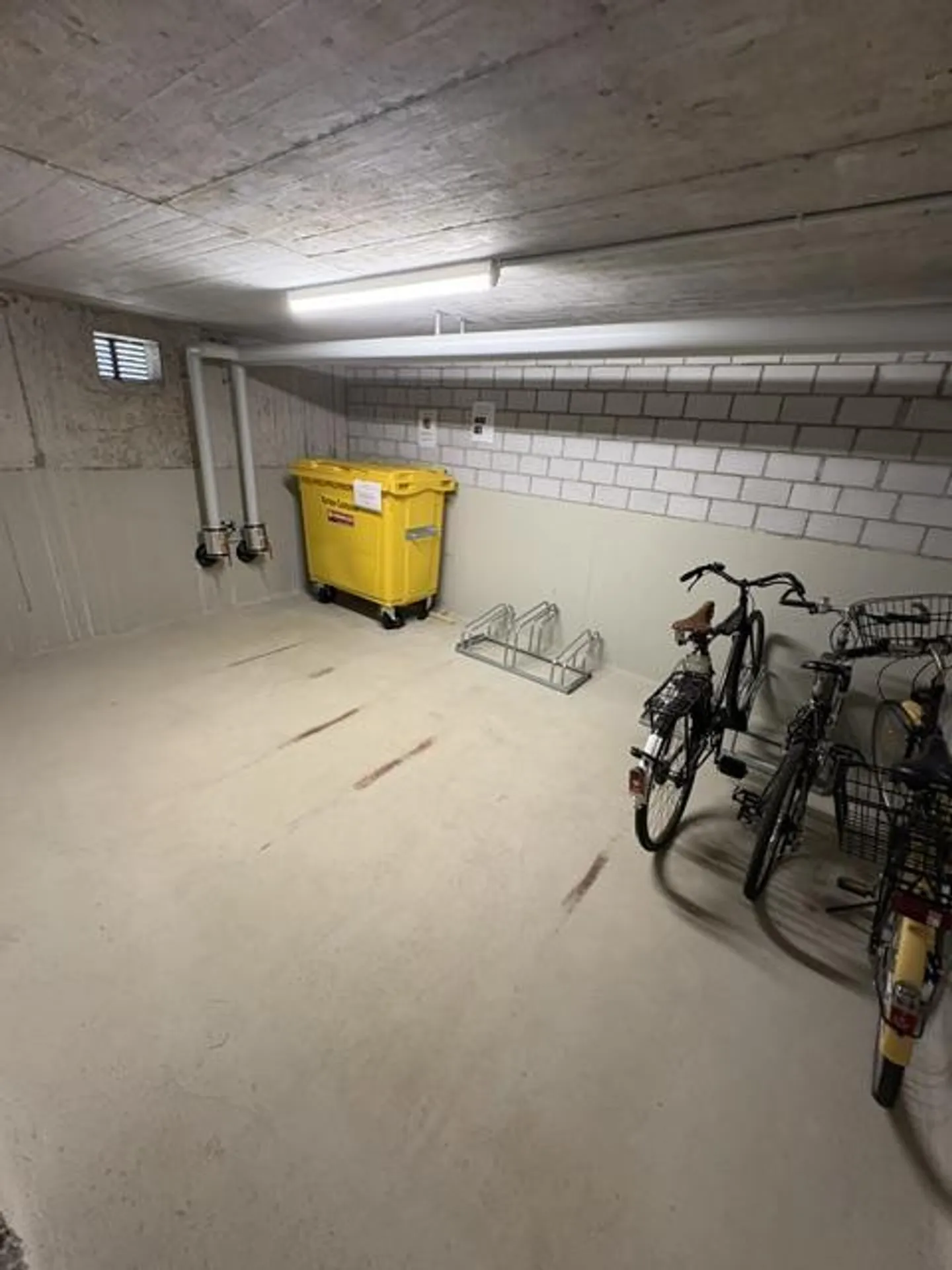 2-room apartment in the attic and storage room, including garage - Photo 16 of 19