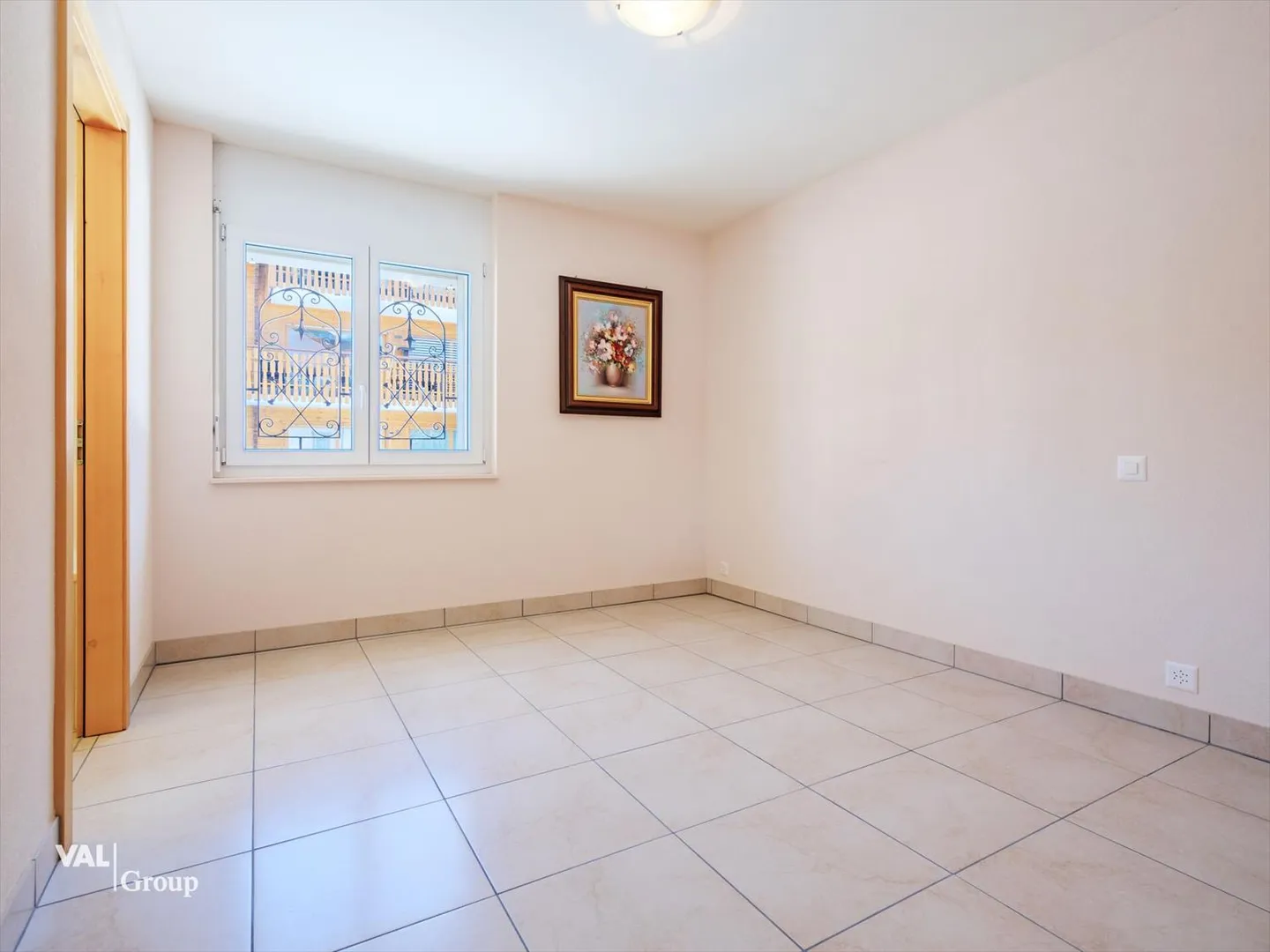 Magnificent residence comprising 3 generous apartments - Photo 13 of 13