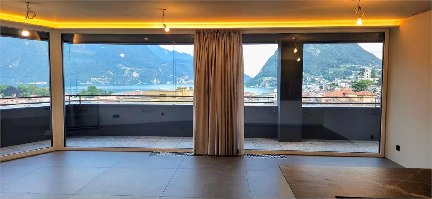 Neue Penthousewohnung mit Seeblick in Lugano - Foto 1 von 9