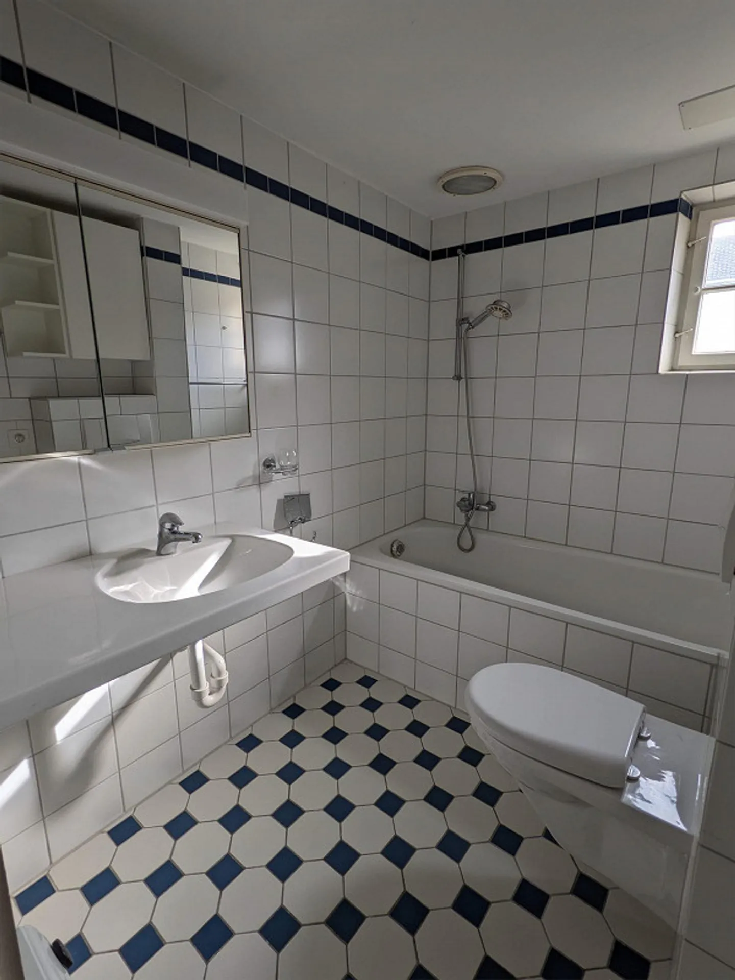 Belle maisonette de 4 pièces dans une maison à 2 familles - Photo 6 sur 19