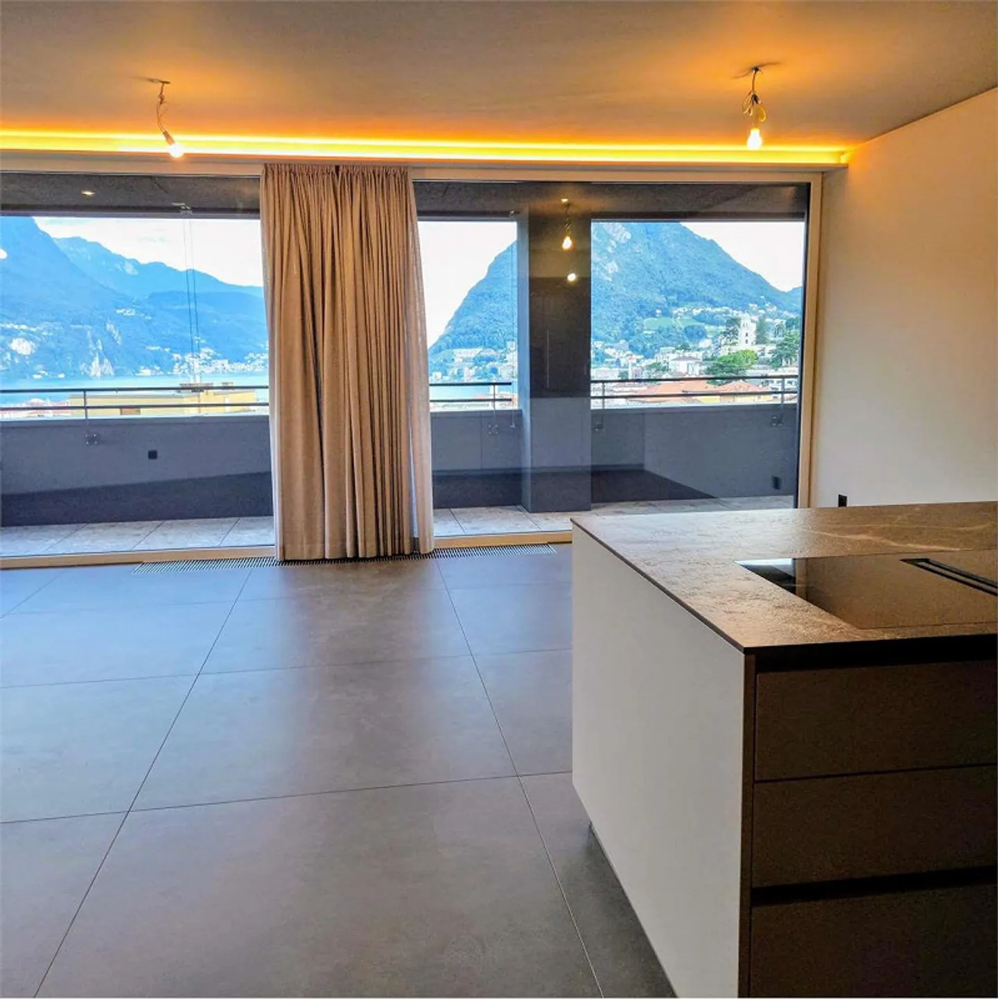 Neue Penthousewohnung mit Seeblick in Lugano - Foto 3 von 9
