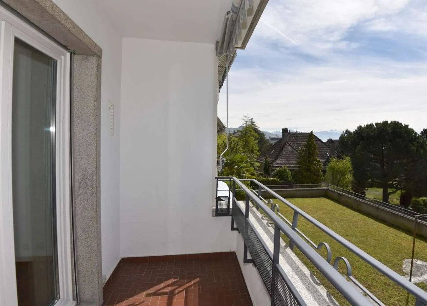 Appartamento con 4 camere, ambiente tranquillo, area verde - Foto 4 di 11